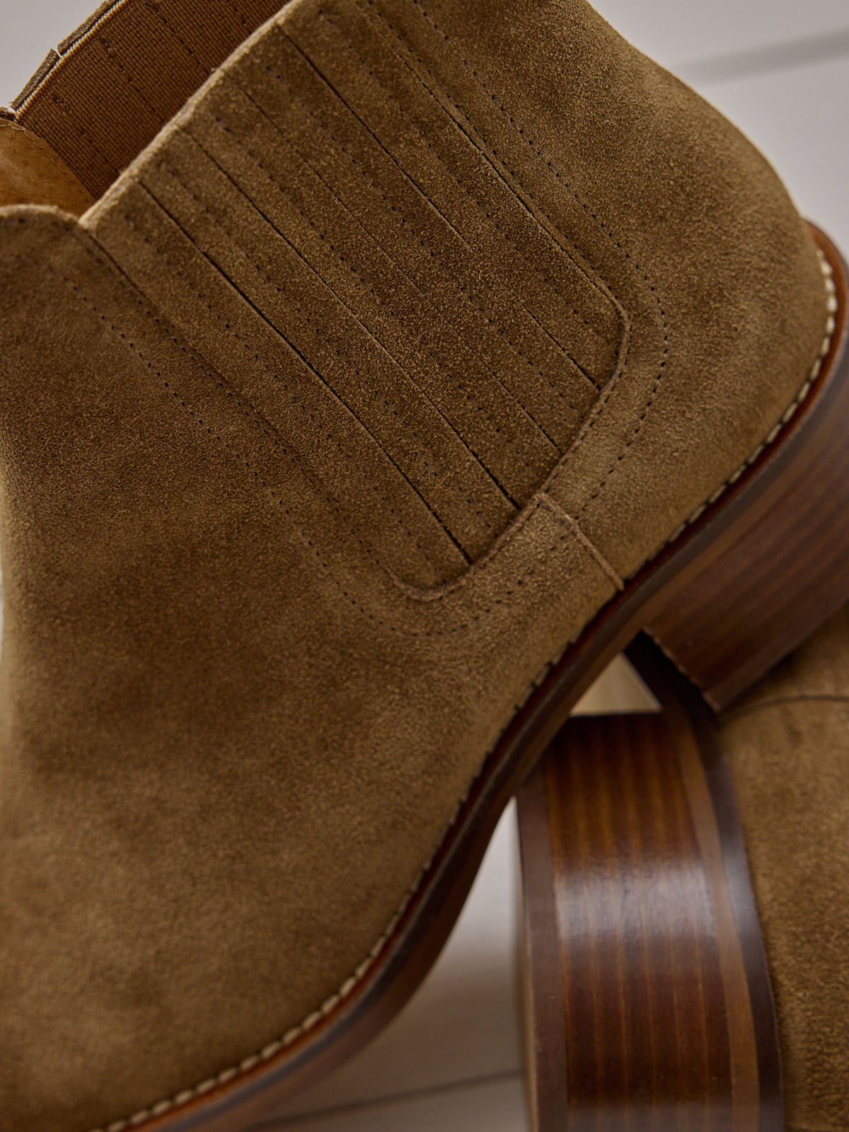 Boots élastiquées cuir femme