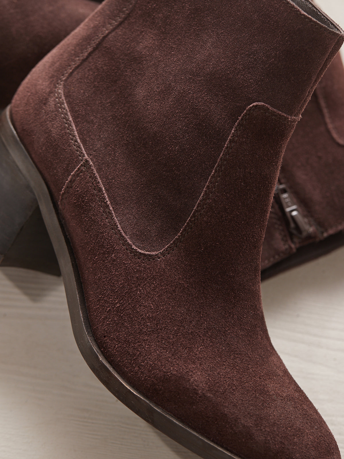 Damen-Stiegel mit Absatz, Velourleder