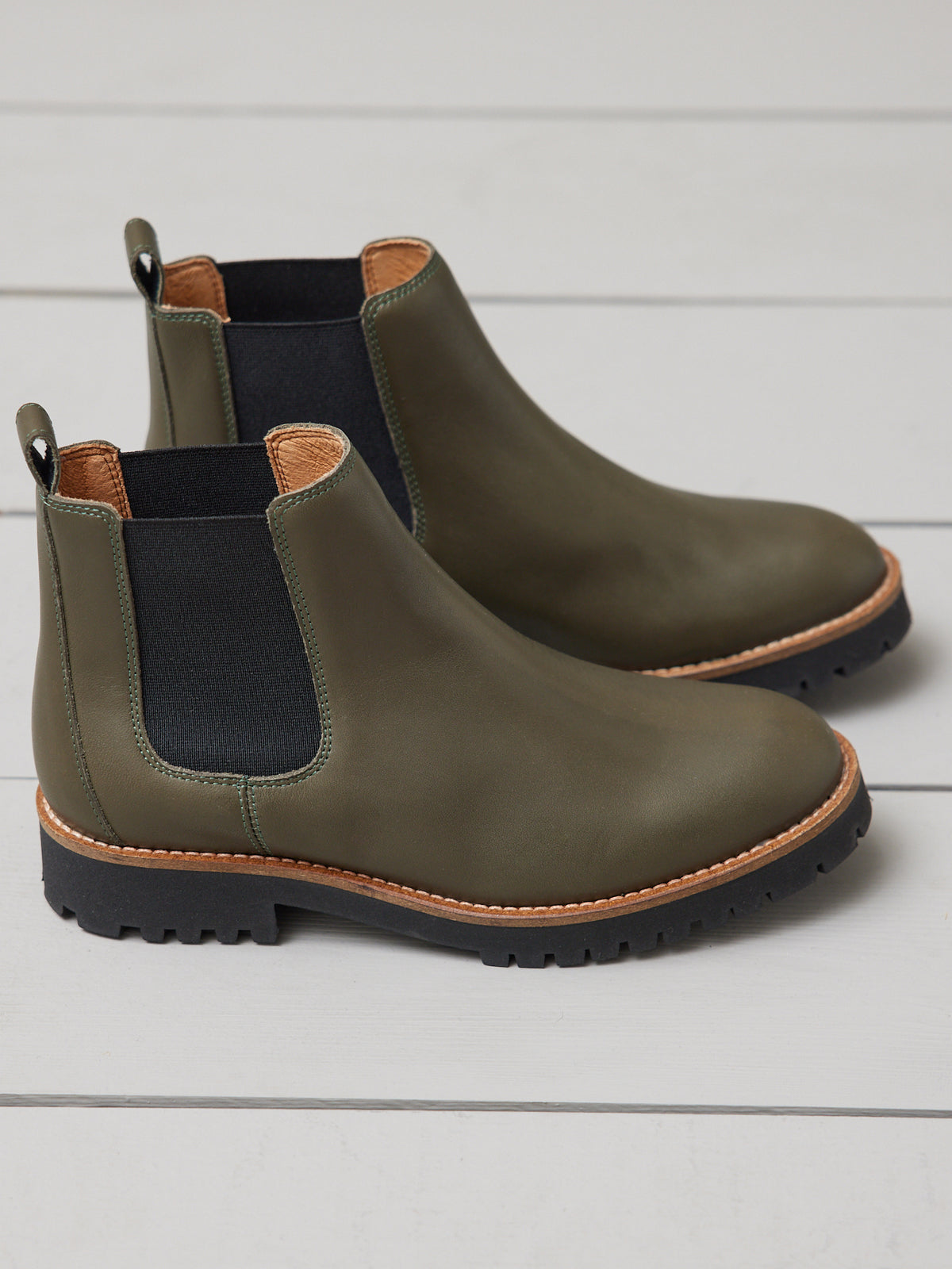 Boots chelsea cuir femme semelle crantée