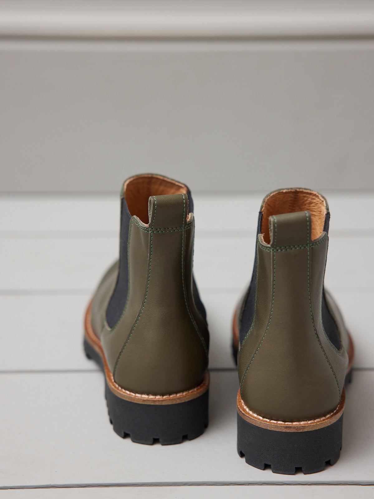 Boots chelsea cuir femme semelle crantée