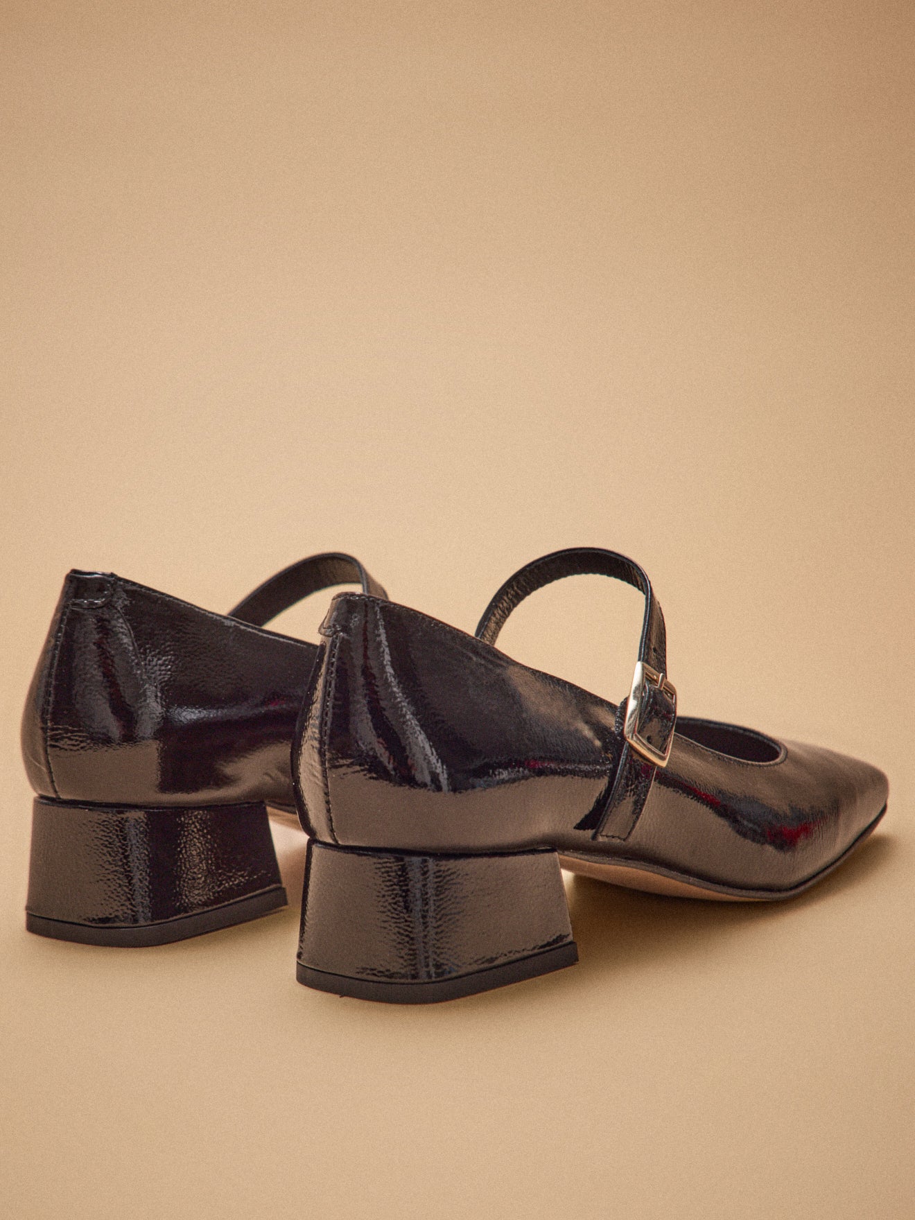 Damen-Riemchenschuhe mit Lackleder-Absatz