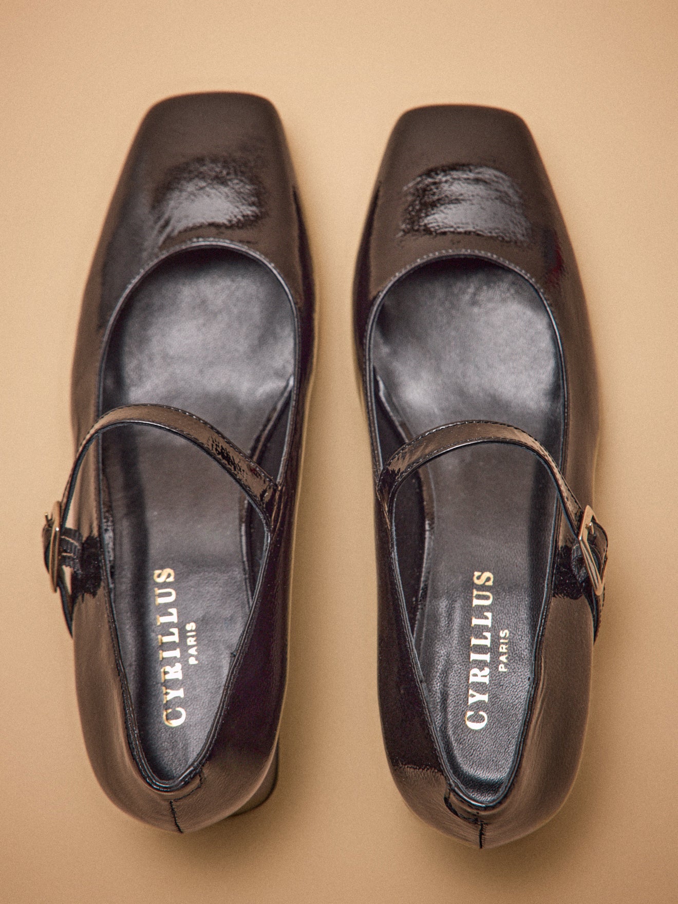 Damen-Riemchenschuhe mit Lackleder-Absatz