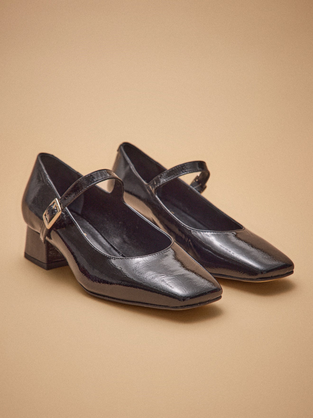 Damen-Riemchenschuhe mit Lackleder-Absatz