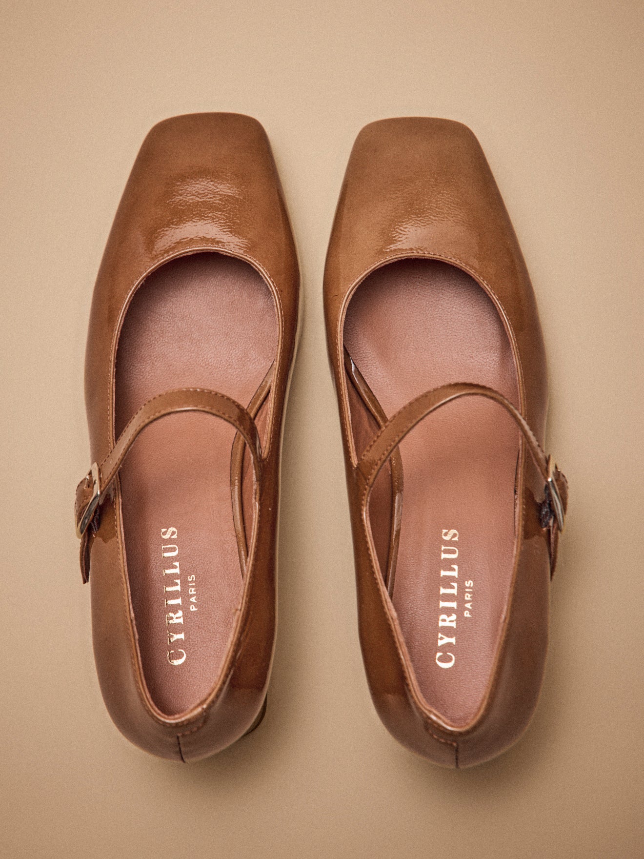 Damen-Riemchenschuhe mit Lackleder-Absatz