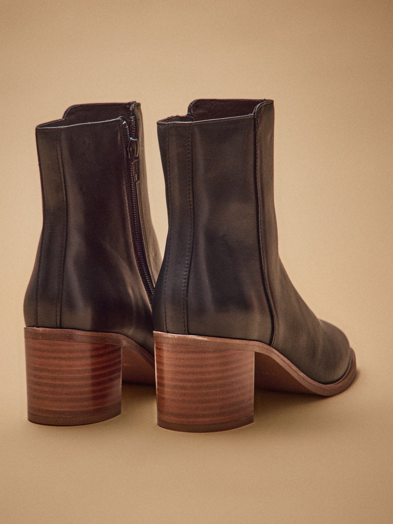 Damen-Stiefeletten mit Absatz aus Leder