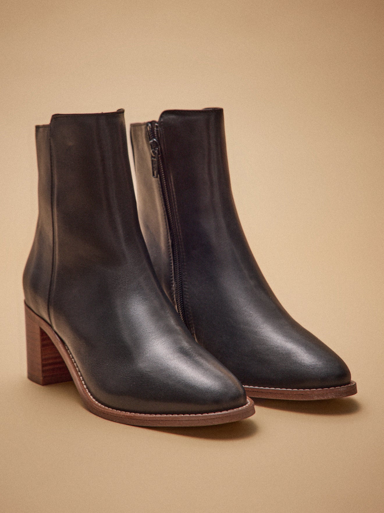 Damen-Stiefeletten mit Absatz aus Leder