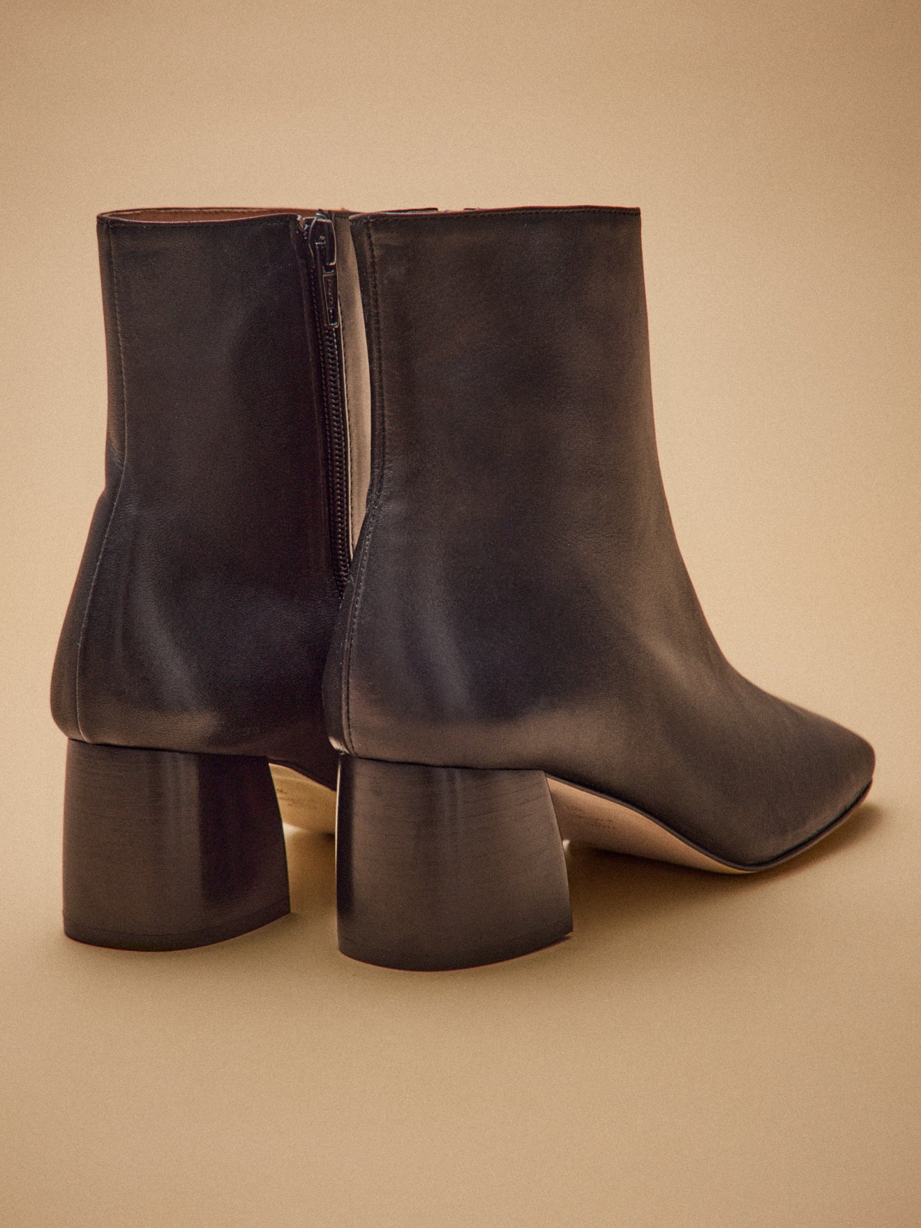 Damen-Stiefeletten mit Absatz aus Leder