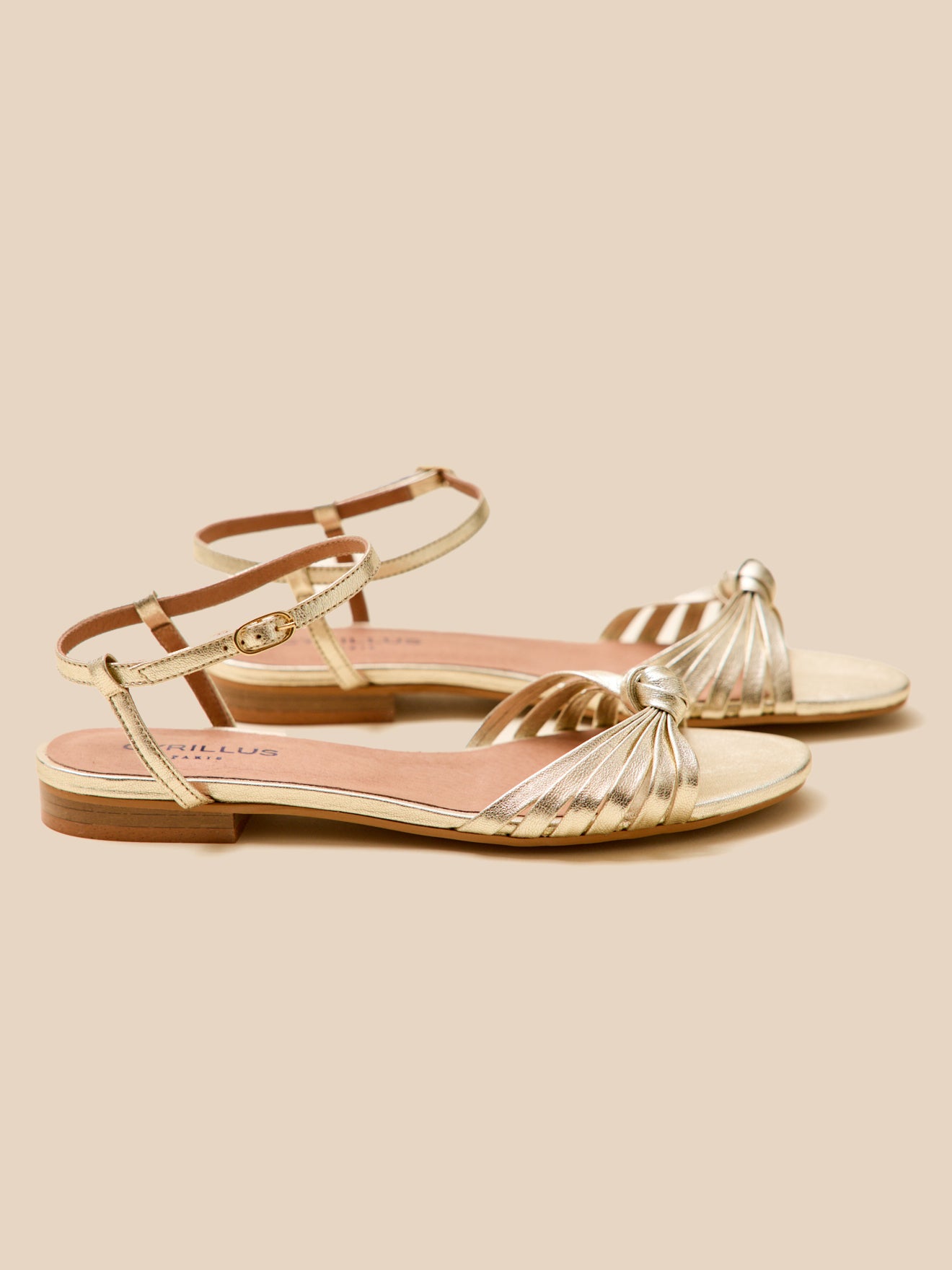 Damensandalen aus Leder, flach, Metallic-Look