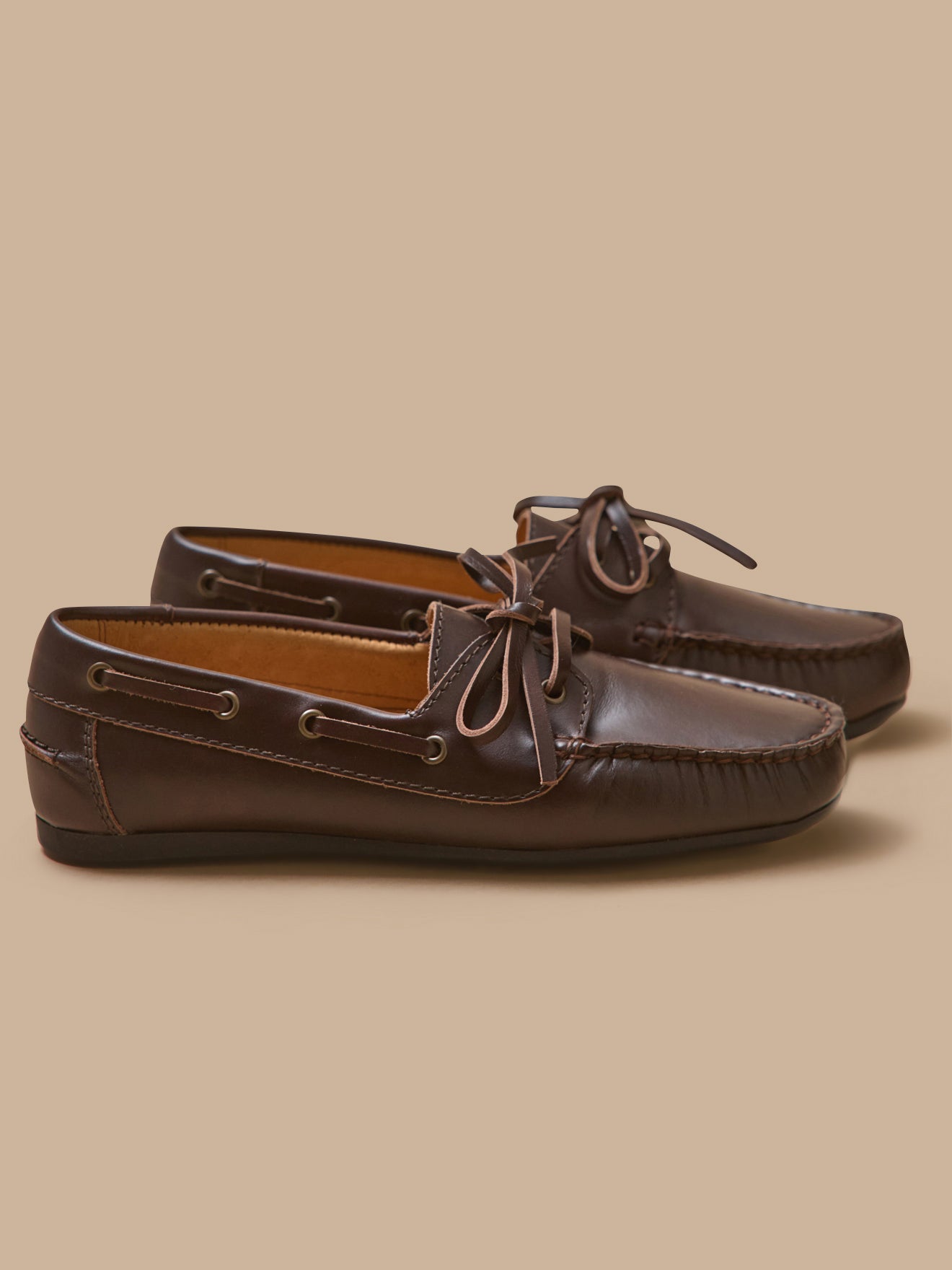 Chaussures bateau cuir femme