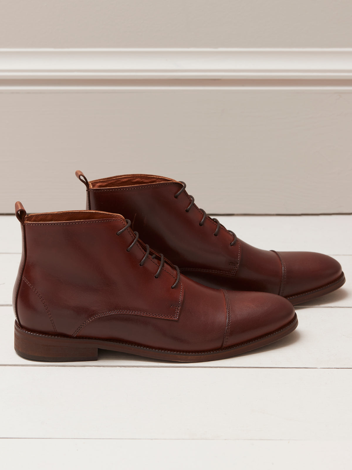 Boots lacées cuir homme