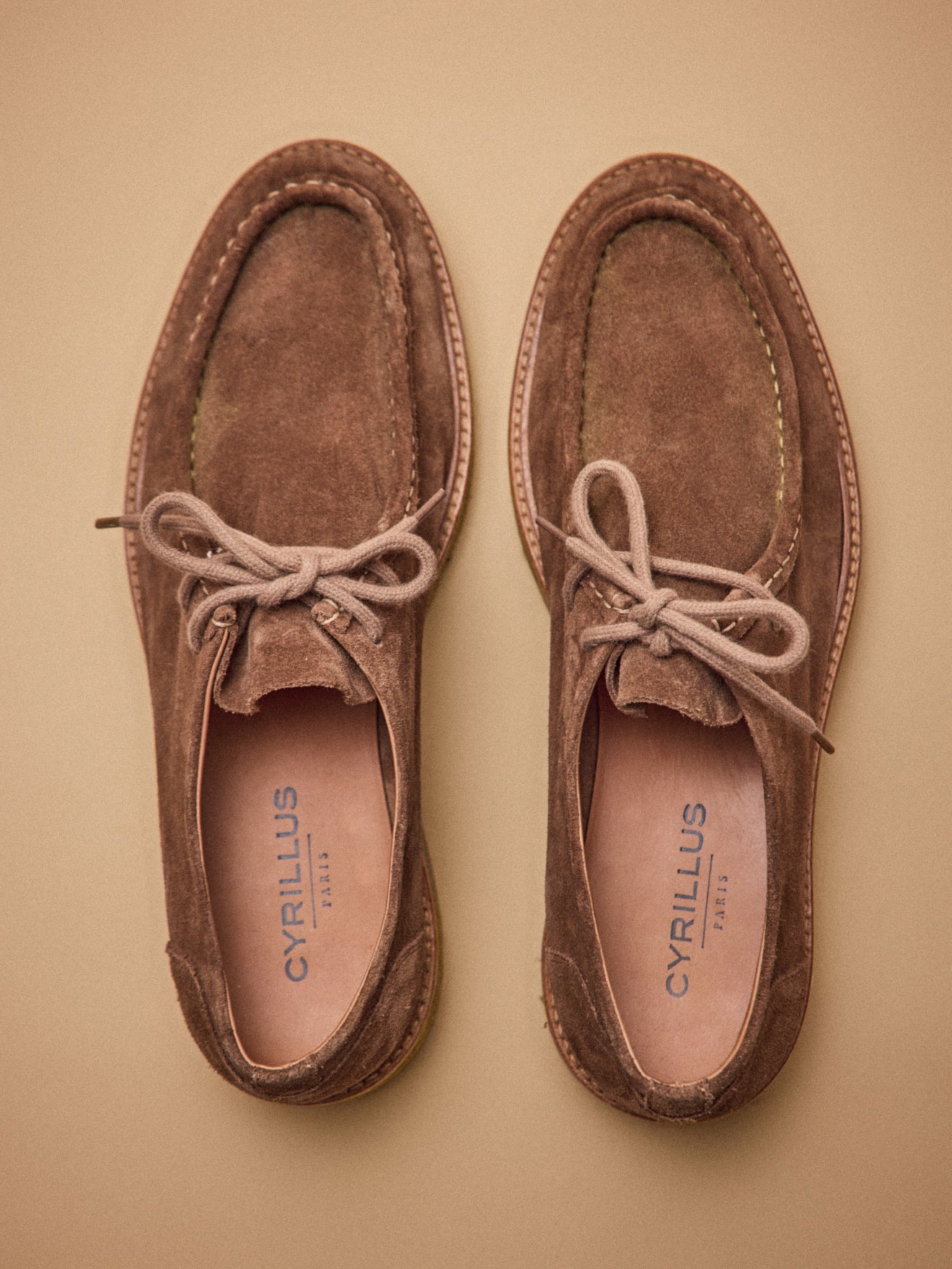 Herren-Derbies aus Spaltleder mit Schnürsenkeln