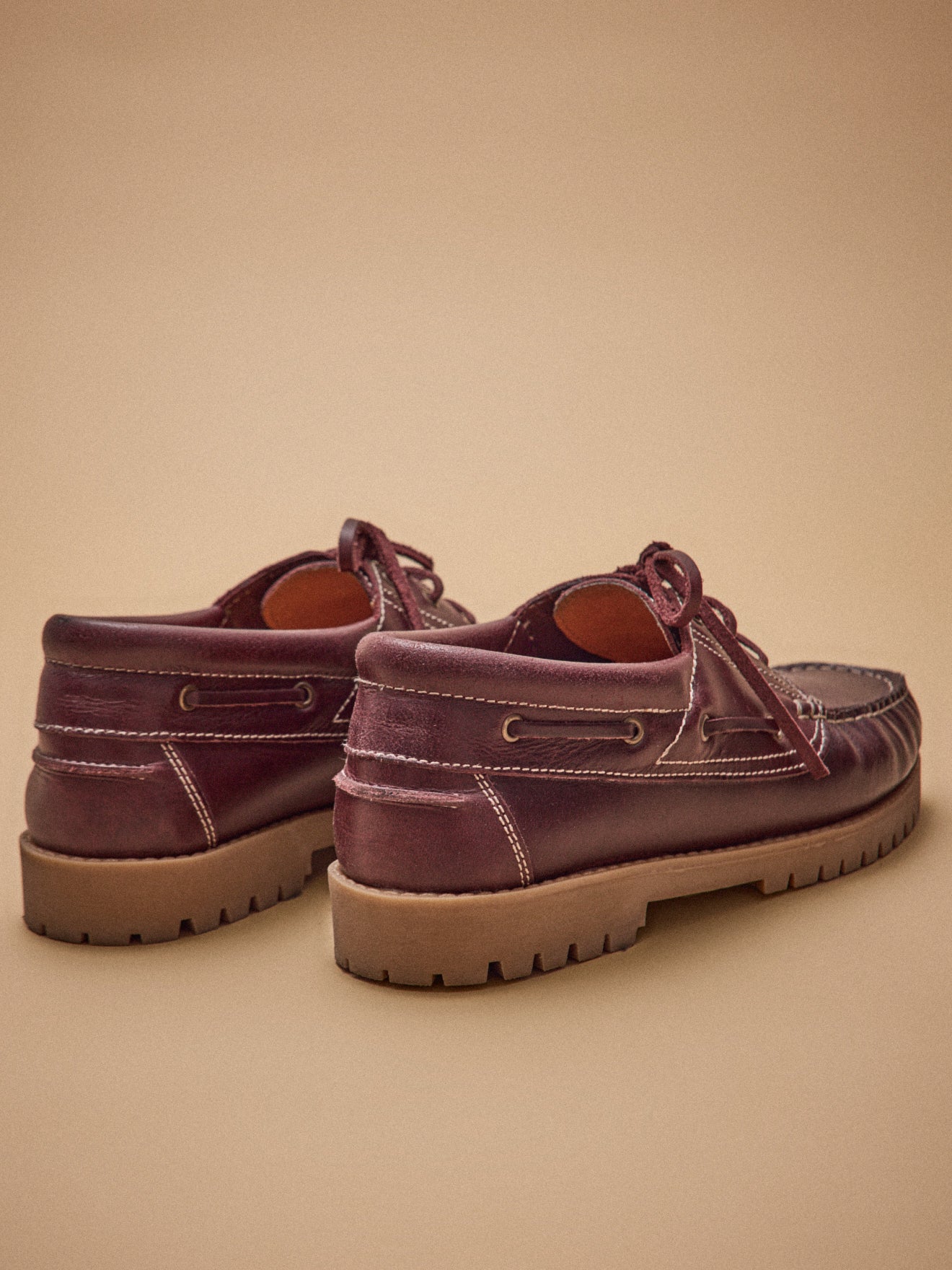 Herrenschuhe aus Leder im Bootsschuh-Stil