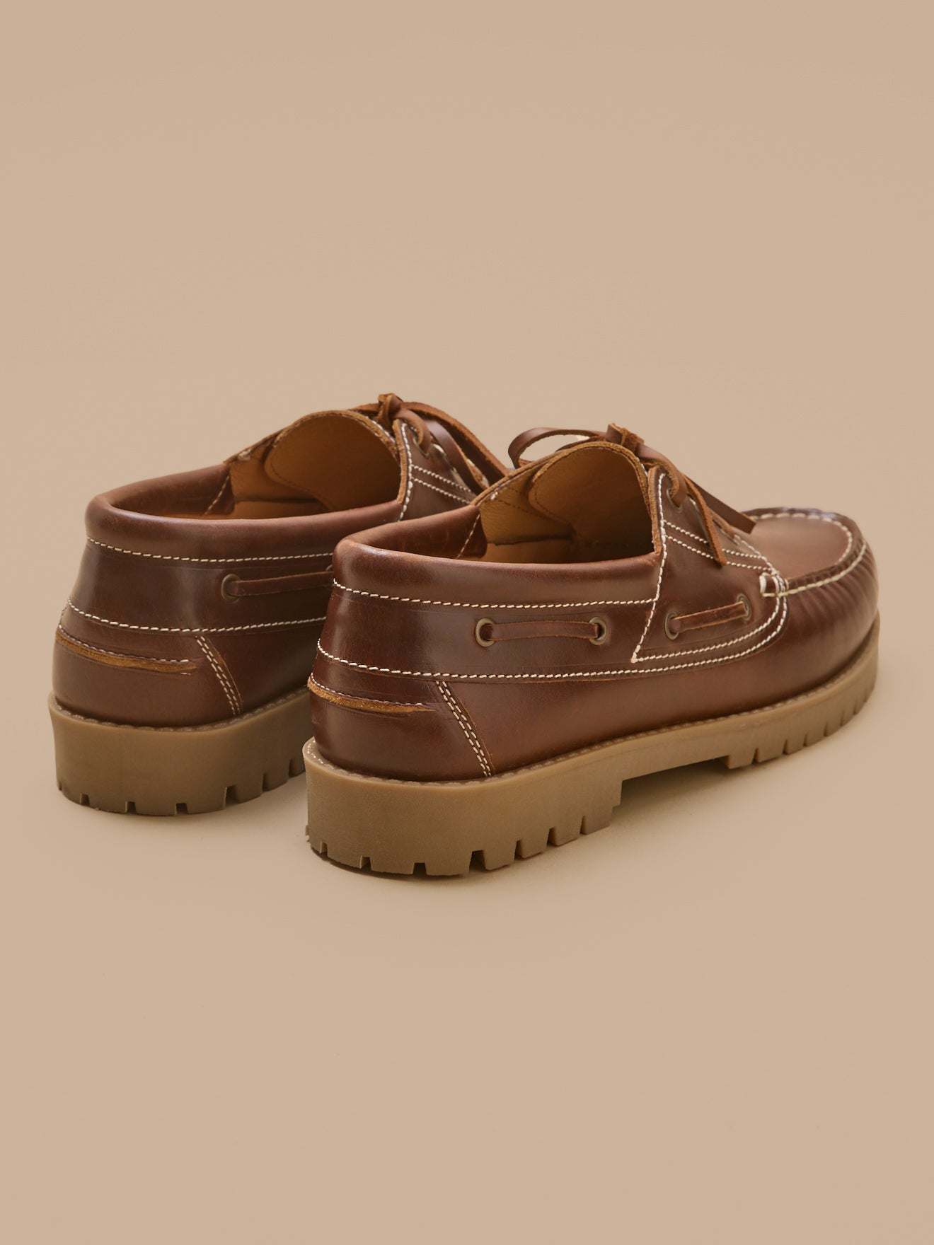 Herrenschuhe aus Leder im Bootsschuh-Stil