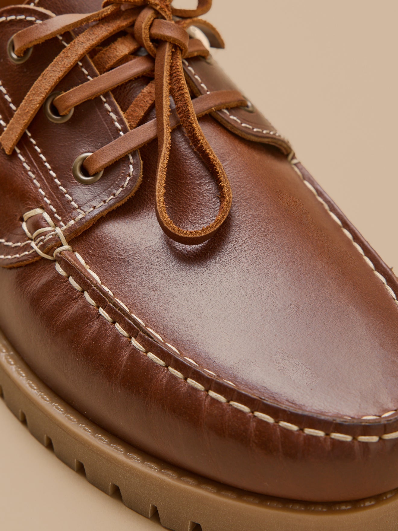 Herrenschuhe aus Leder im Bootsschuh-Stil