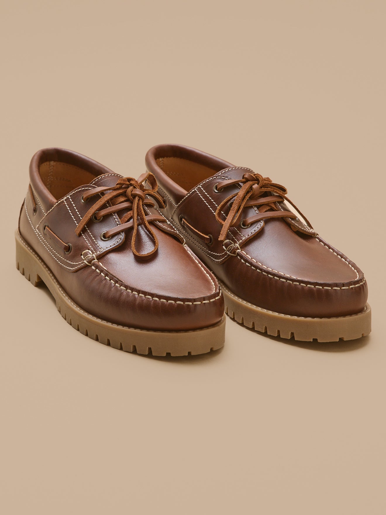Herrenschuhe aus Leder im Bootsschuh-Stil