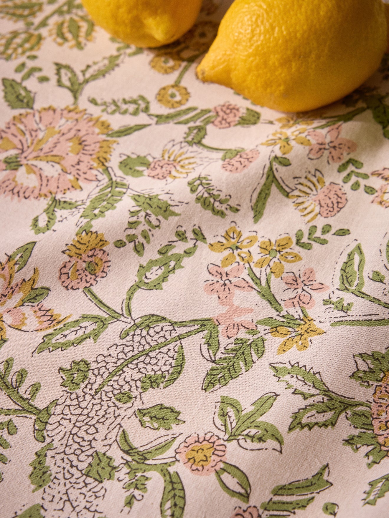 Tischdecke aus Baumwolle mit Sofia-Print