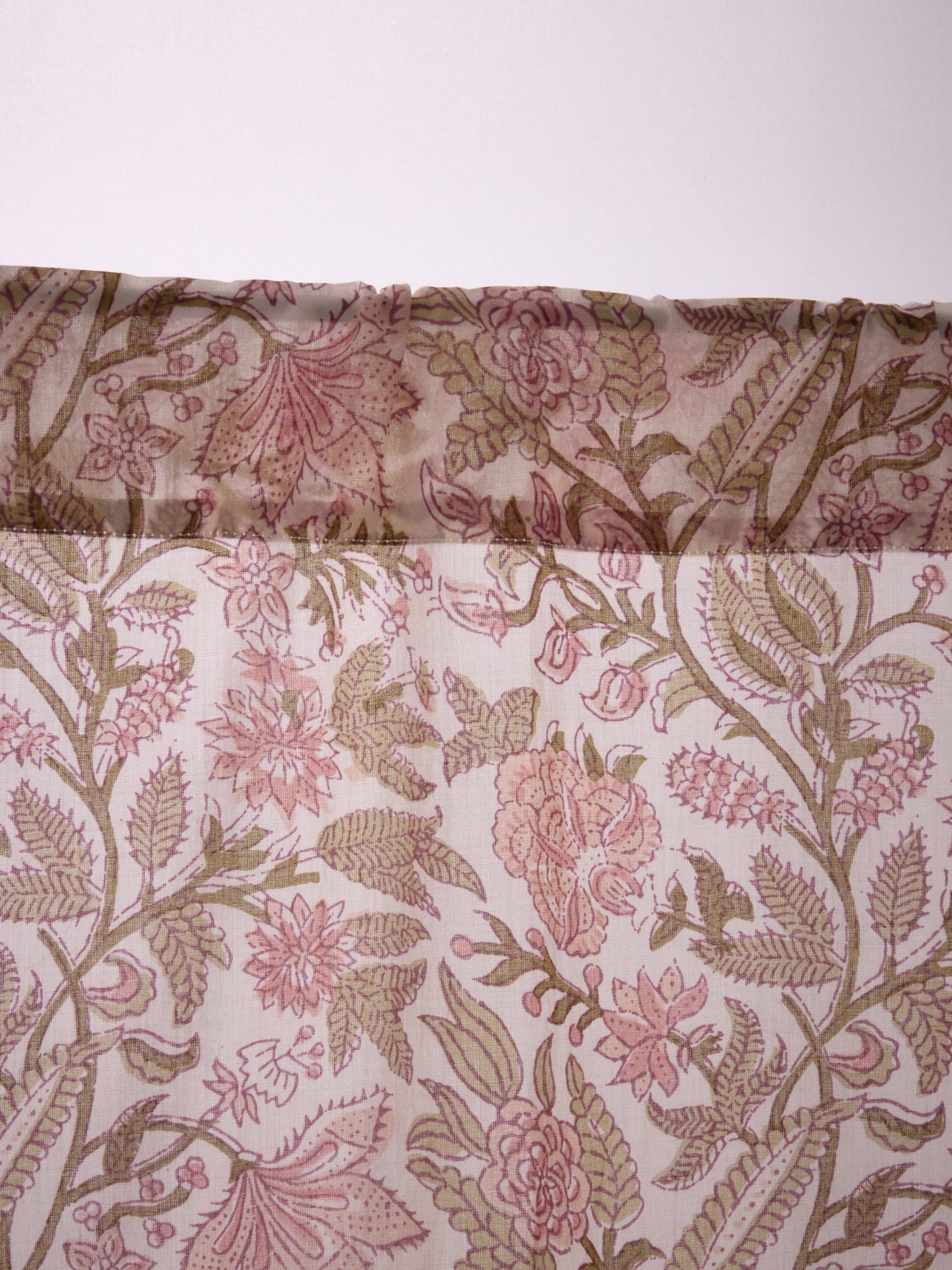 Scheibengardine aus Baumwolle mit indischem Print in Rosa