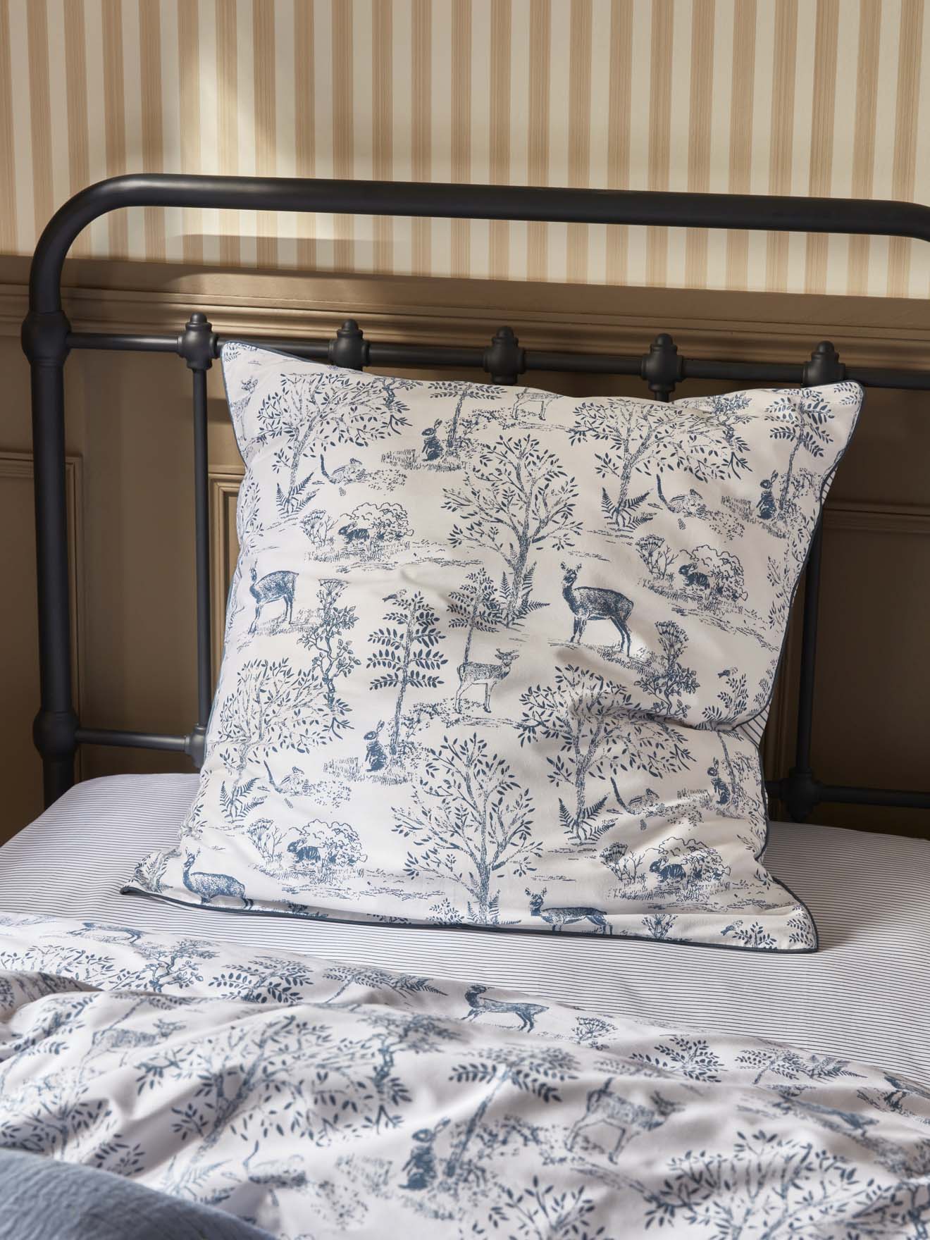 Taie d'oreiller coton "Esprit petit Jouy"