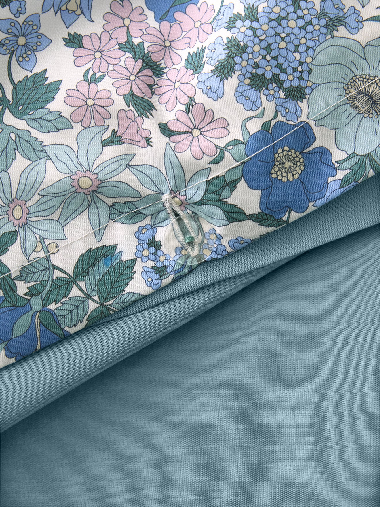 Bettbezug aus Baumwoll-Perkal und Liberty-Stoff