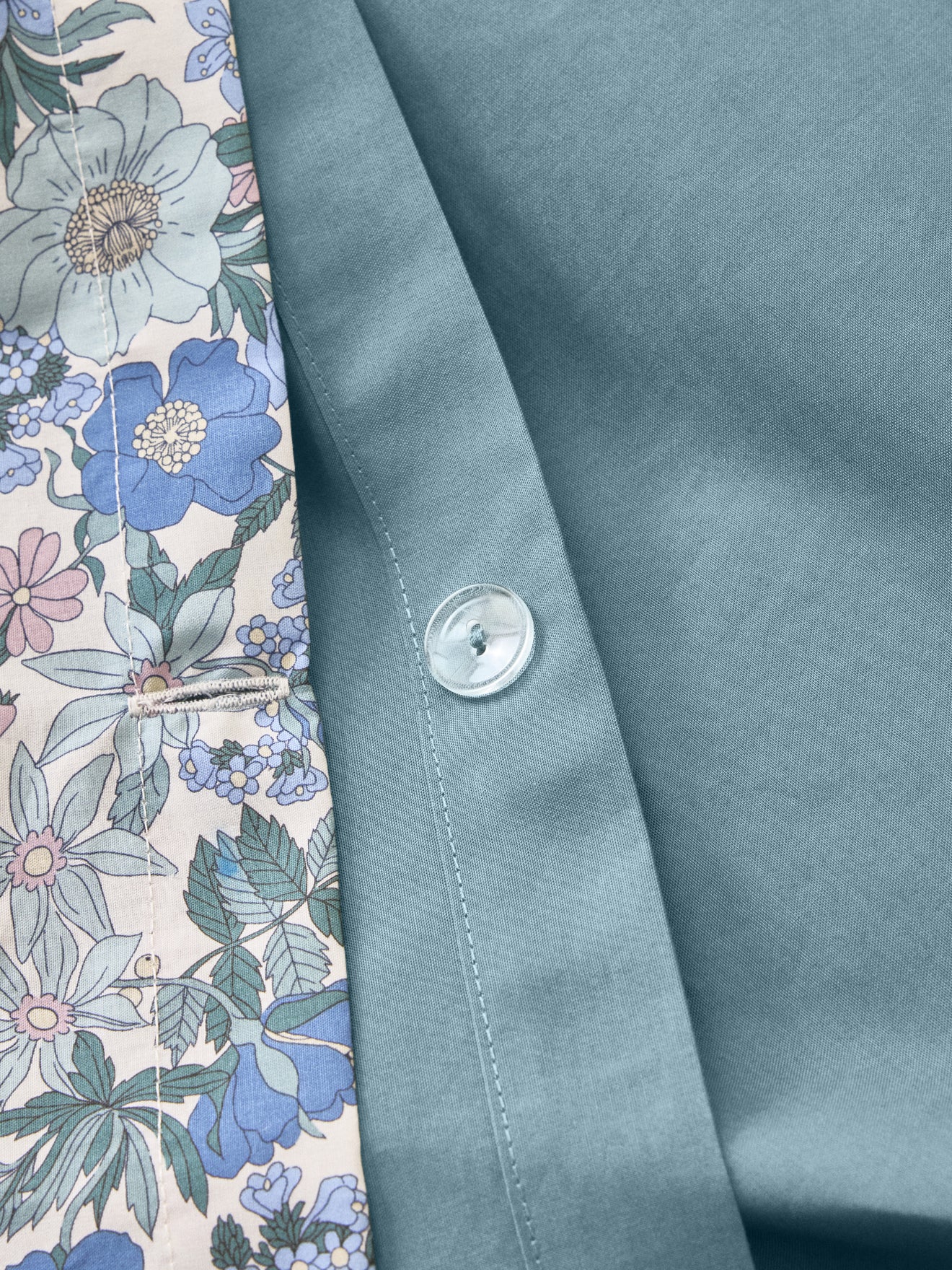 Bettbezug aus Baumwoll-Perkal und Liberty-Stoff