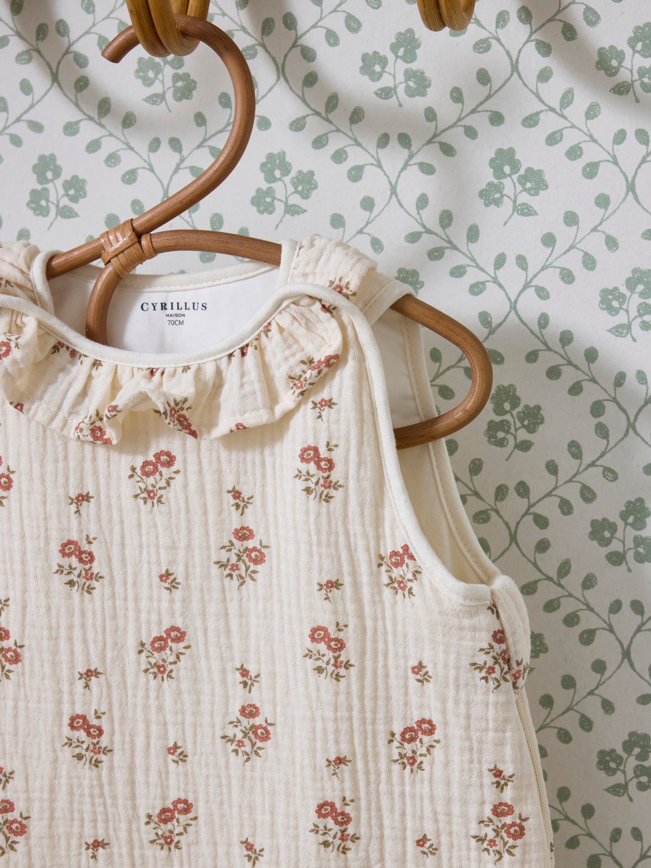 Strampelsack mit Rüschenkragen aus Bio-Baumwoll-Gaze TOG 2