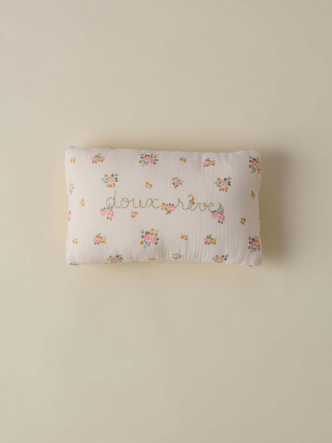 Petit coussin gaze de coton brodé