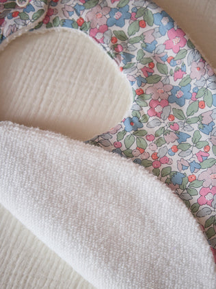 Bavoir éponge et tissu Liberty