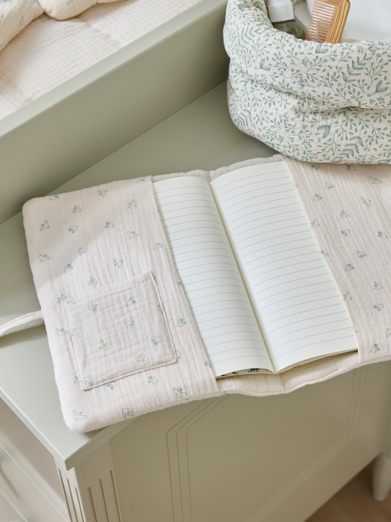 Hülle für Gesundheitsbuch aus Gaze