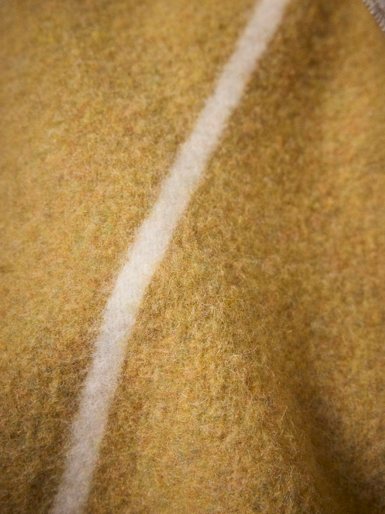 Gestreifte Wolldecke