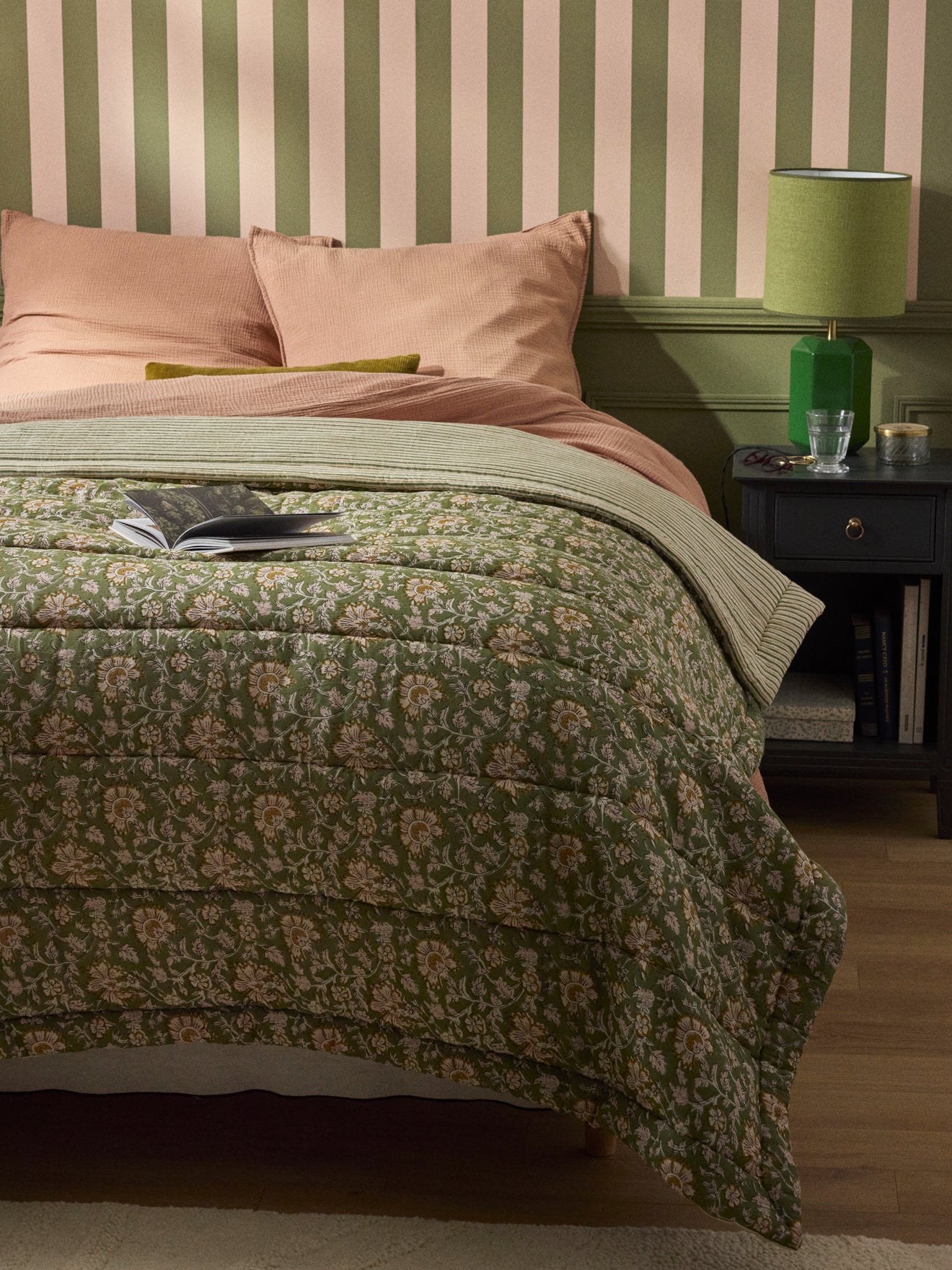 Reversibler Boutis aus indischem Stoff und Streifen