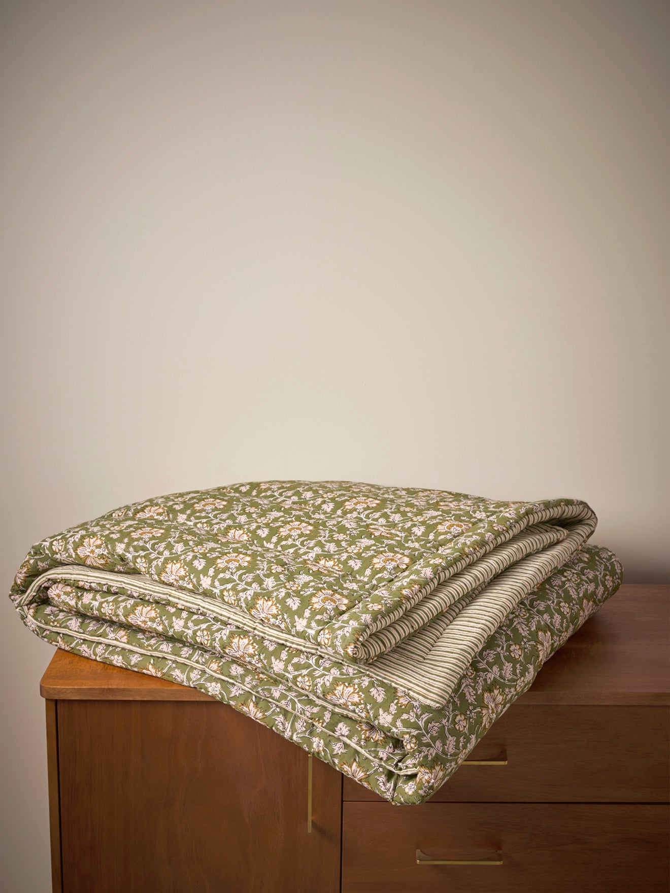 Reversibler Boutis aus indischem Stoff und Streifen