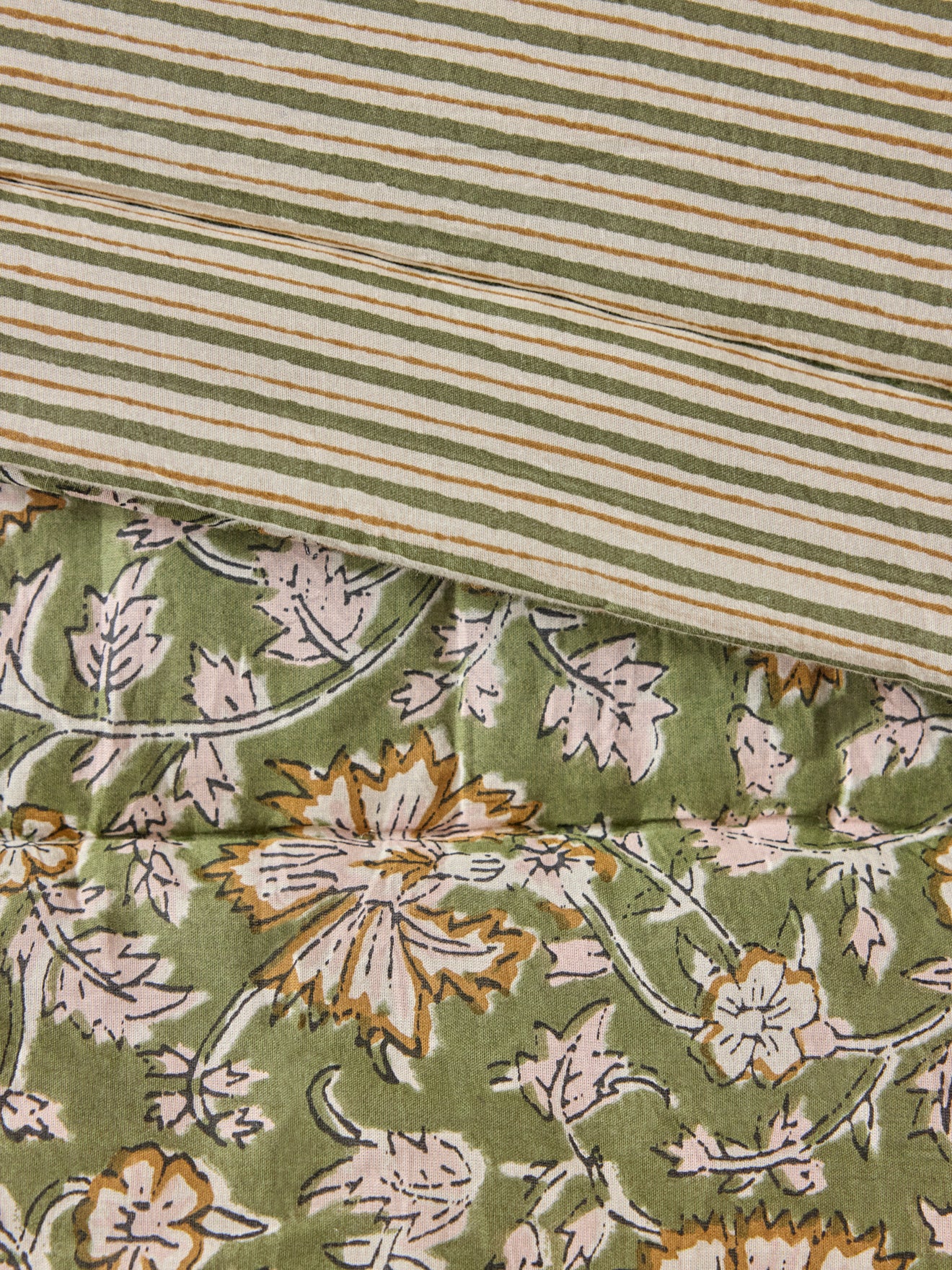 Reversibler Boutis aus indischem Stoff und Streifen