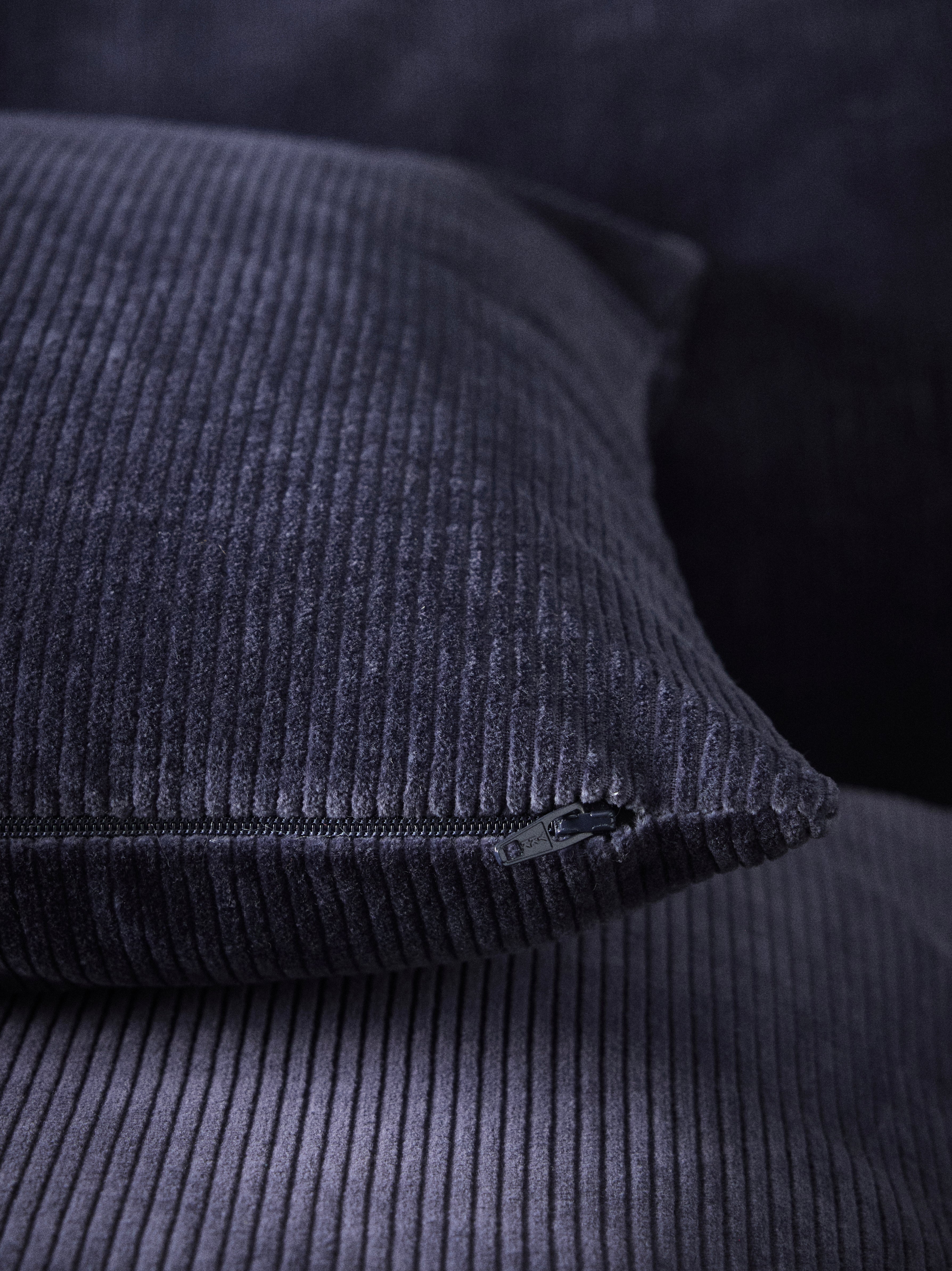 Kissenhülle aus Corduroy