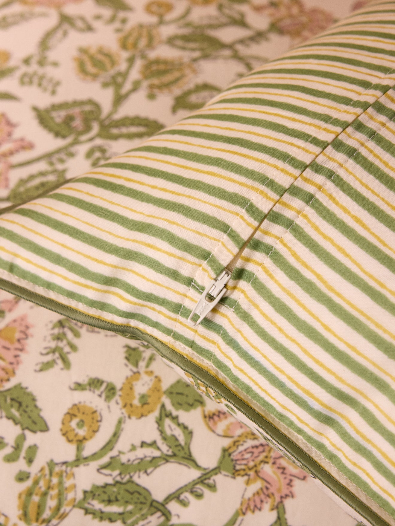 Kissenbezug mit indischem Print