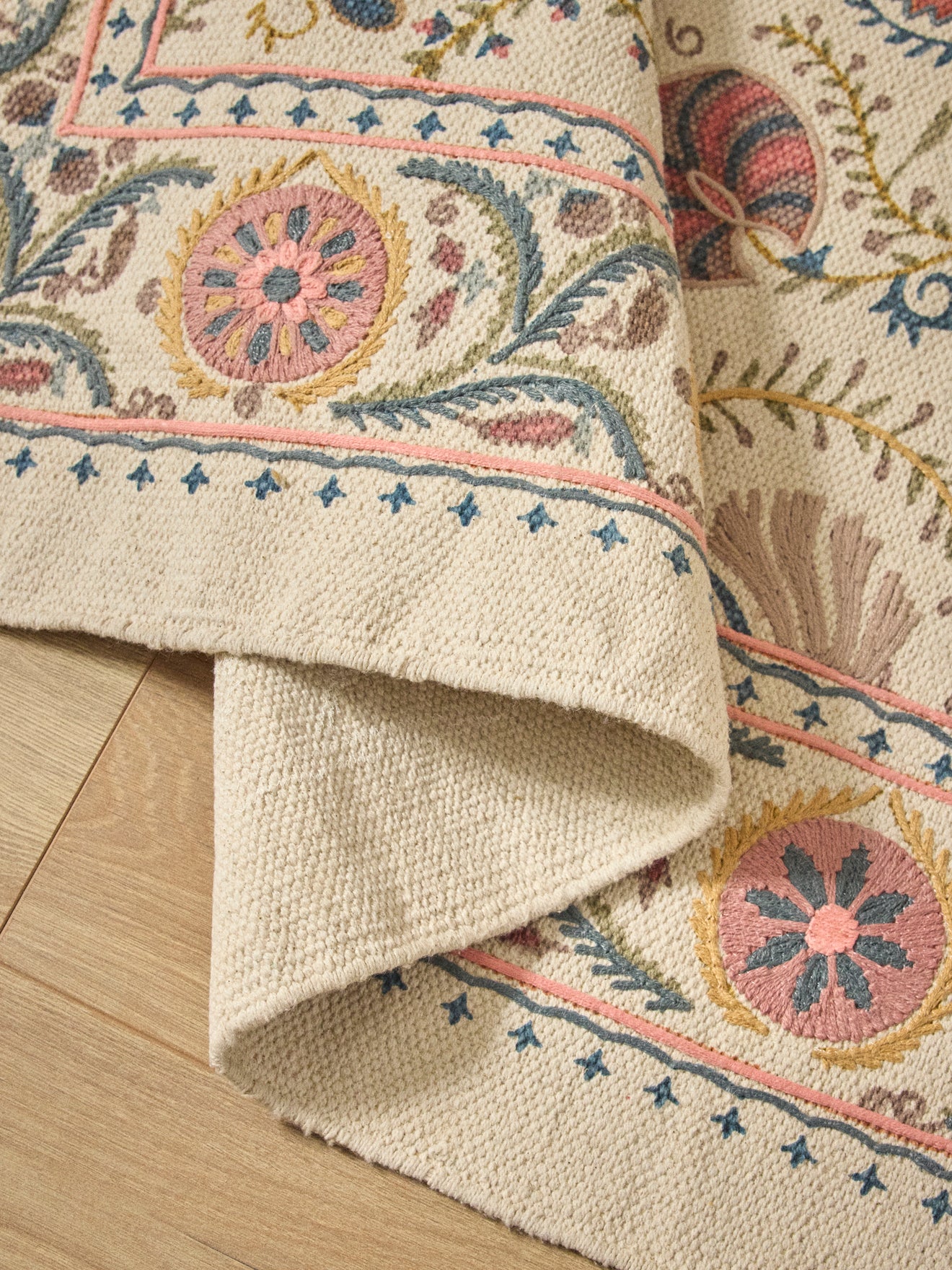 Bestickter Baumwollteppich « Flore » – XL