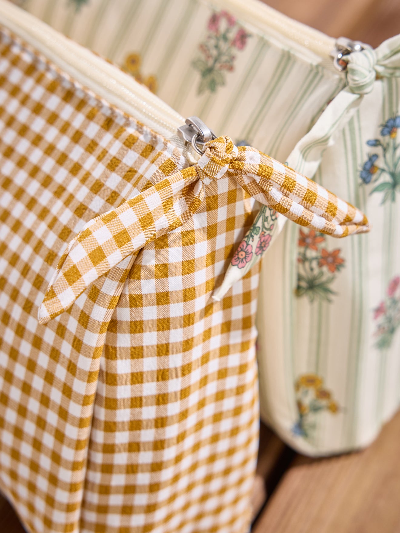 Double trousse de plage - imprimés vichy et Au Jardin