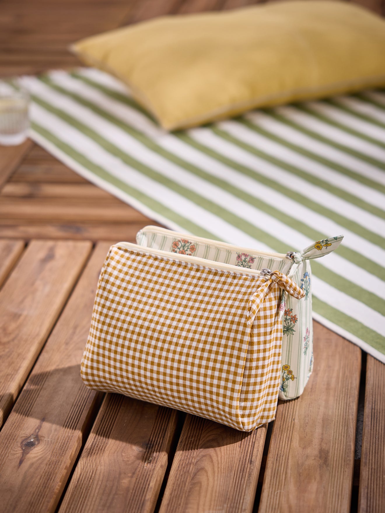 Double trousse de plage - imprimés vichy et Au Jardin