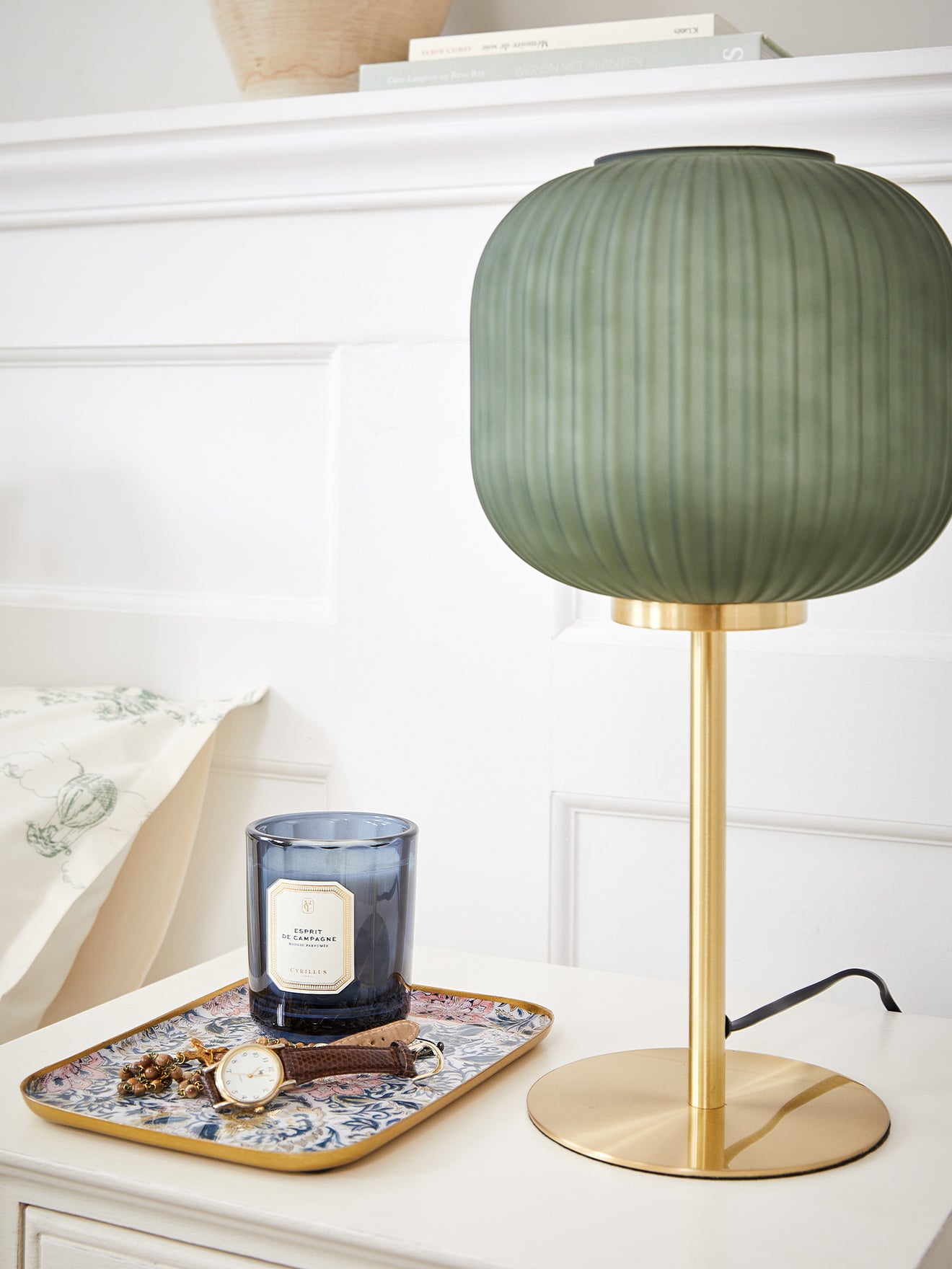 Lampe aus Metall und gerilltem Glas