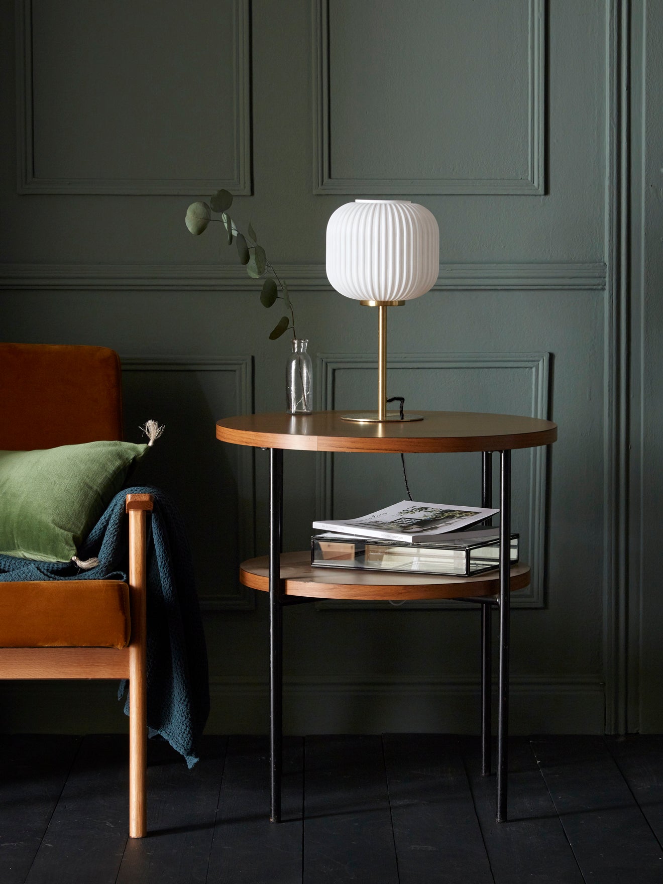 Lampe aus Messing und geriffeltem Glas