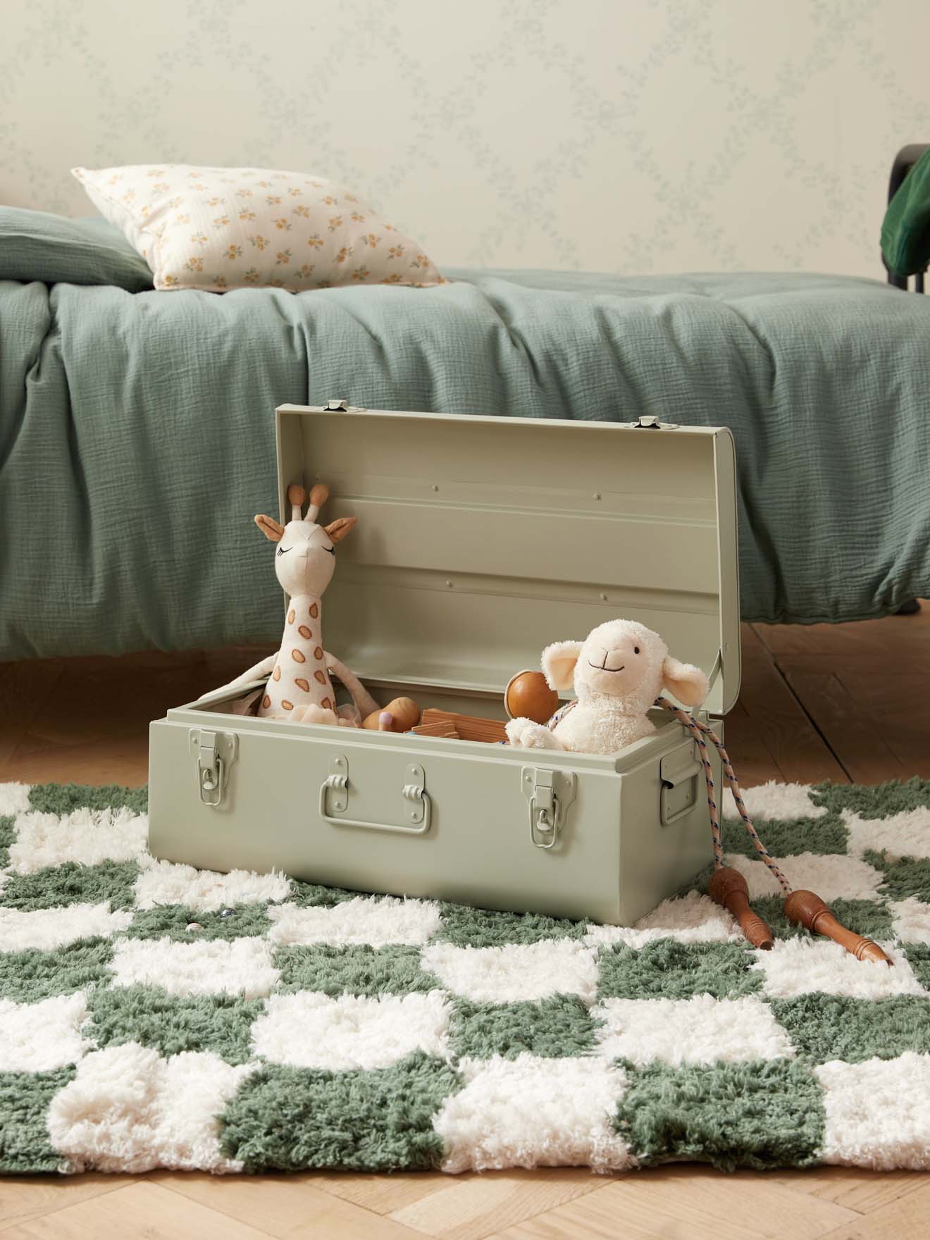 Aufbewahrungstruhe aus Metall