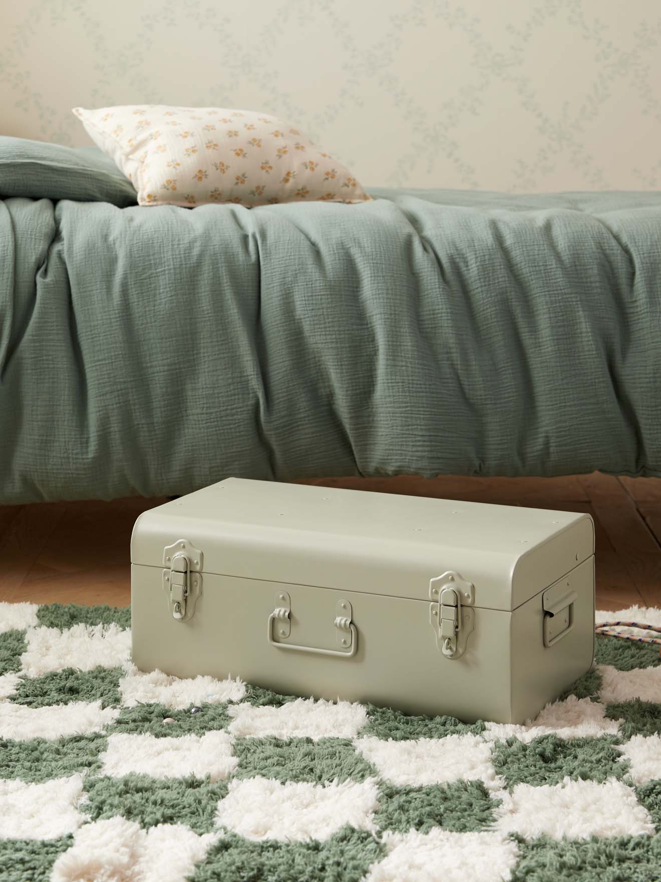 Aufbewahrungstruhe aus Metall