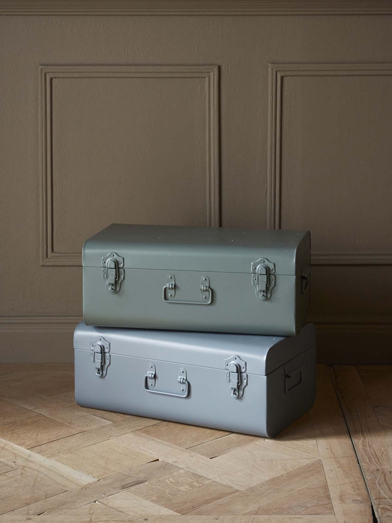 Malle de rangement en métal