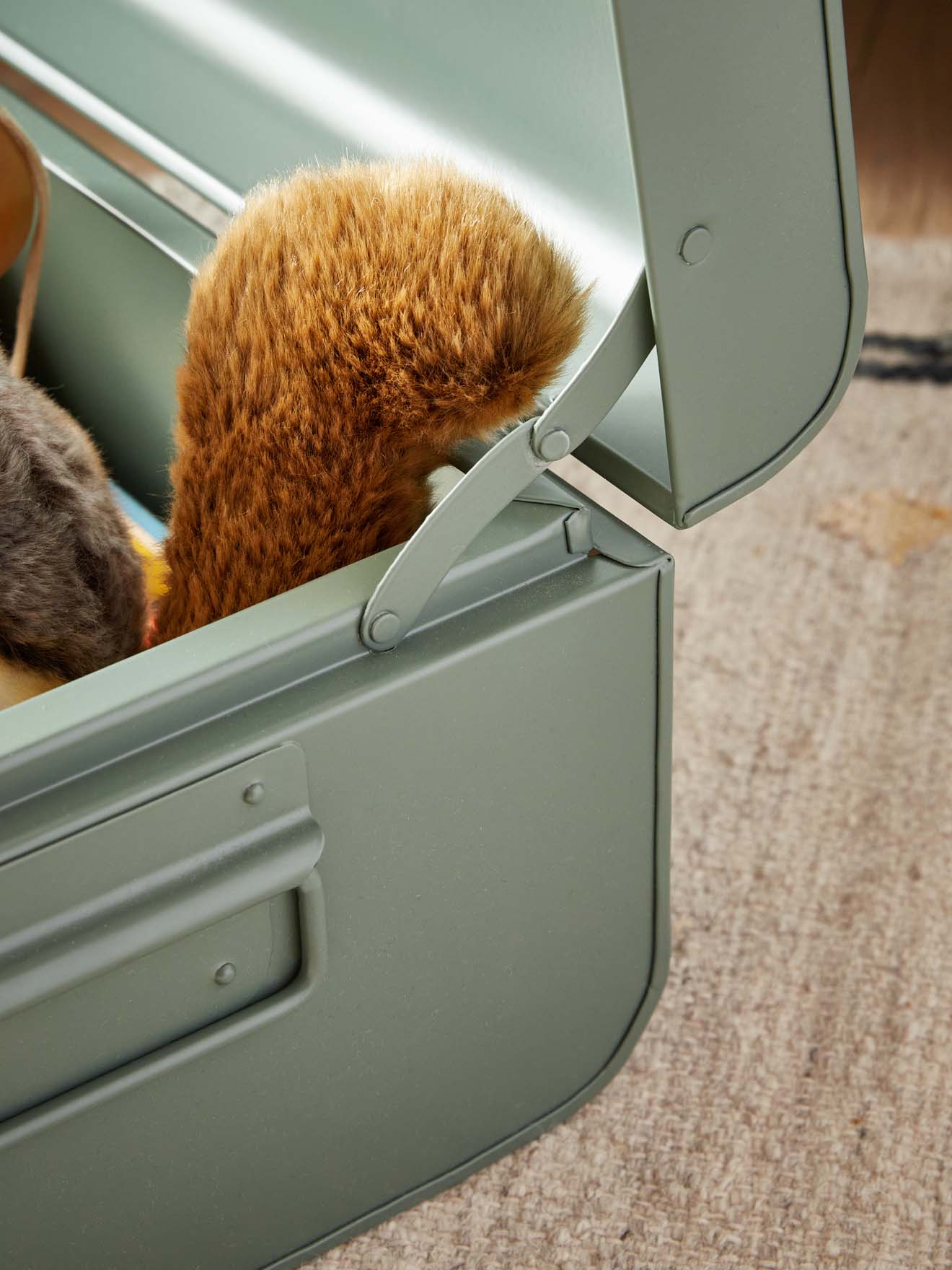 Malle de rangement en métal