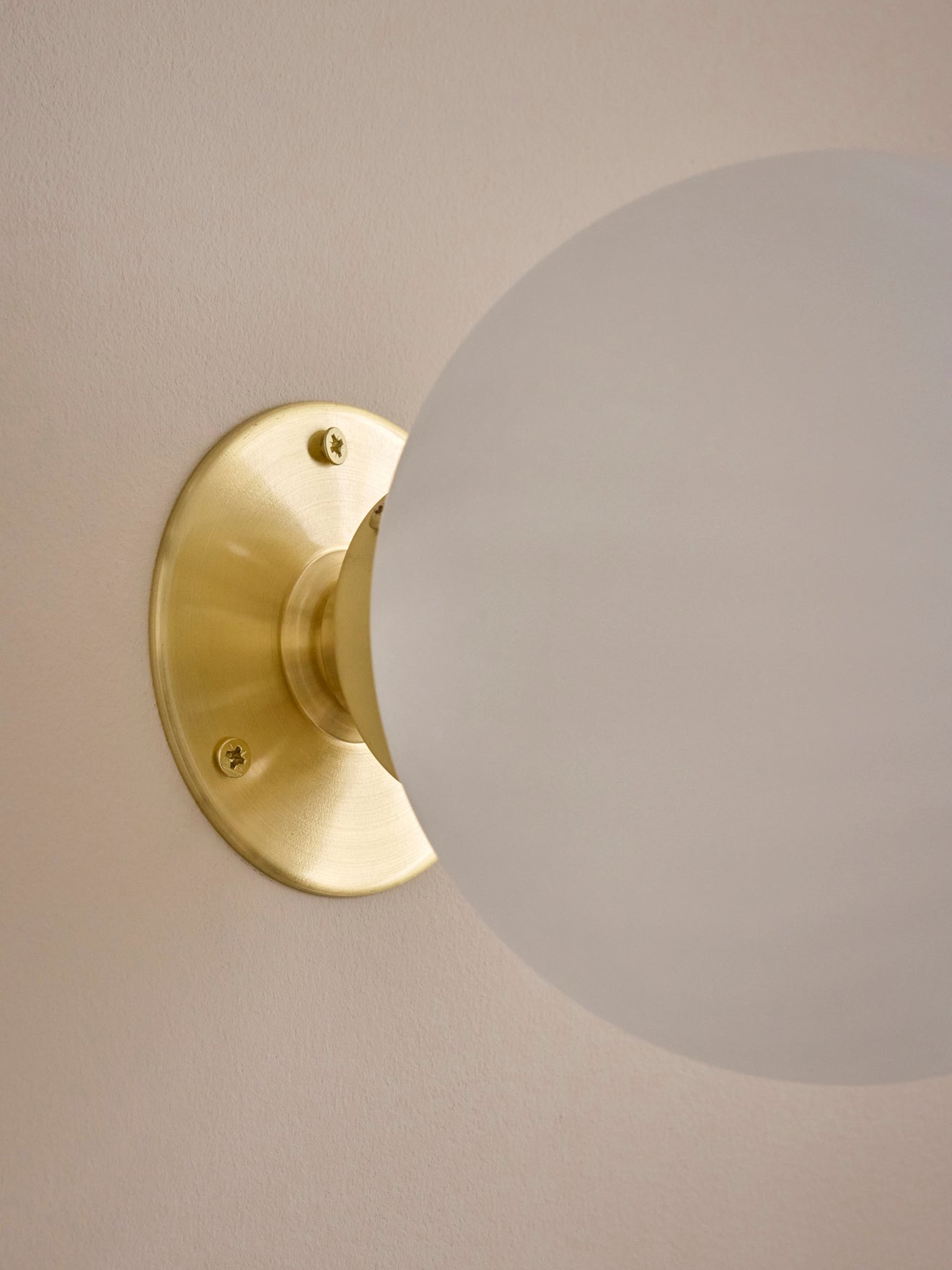 Wandapplikation Doria aus Glas und Metall