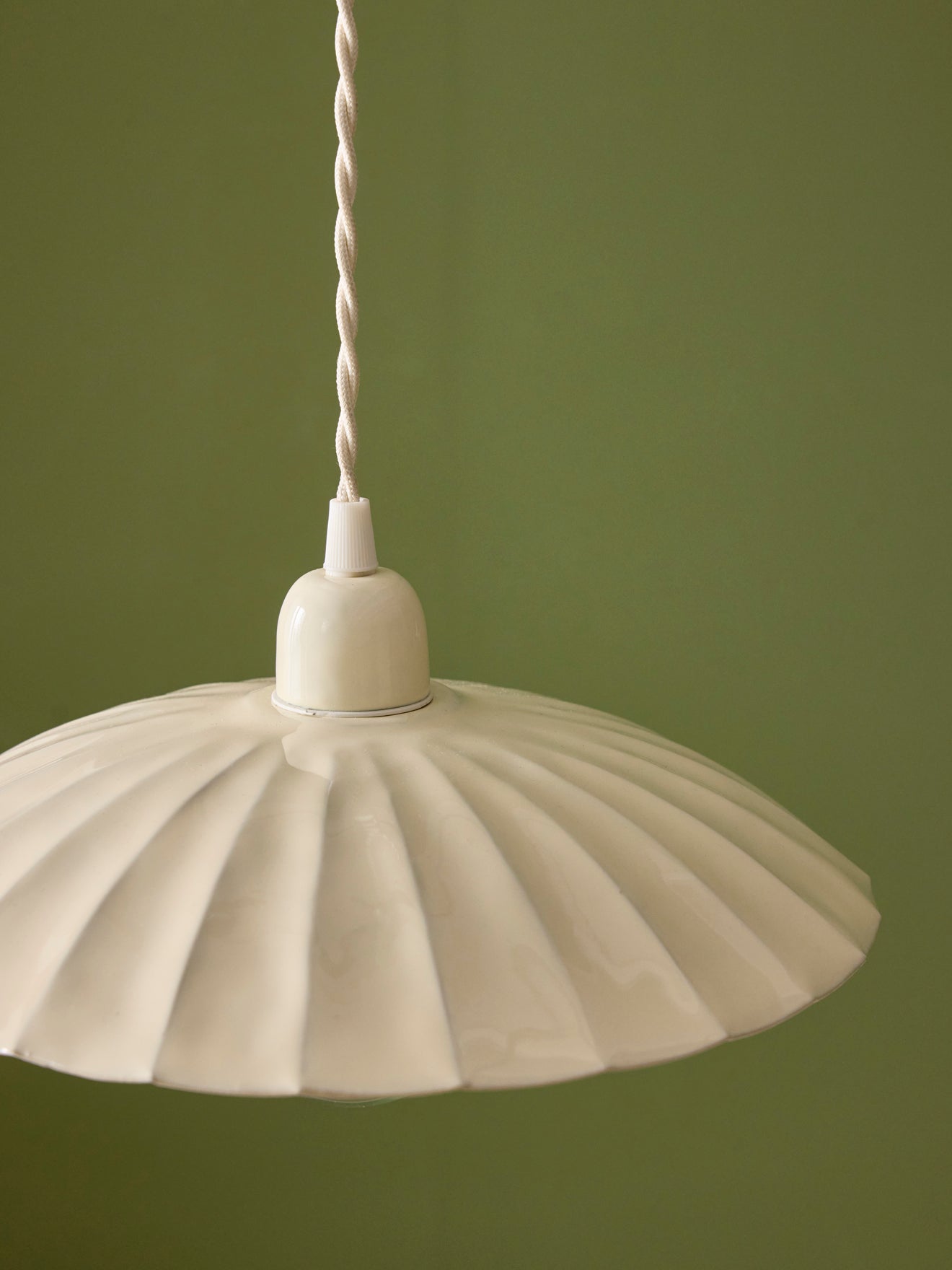 Hängeleuchte Aline aus emailliertem Metall - kleines Modell