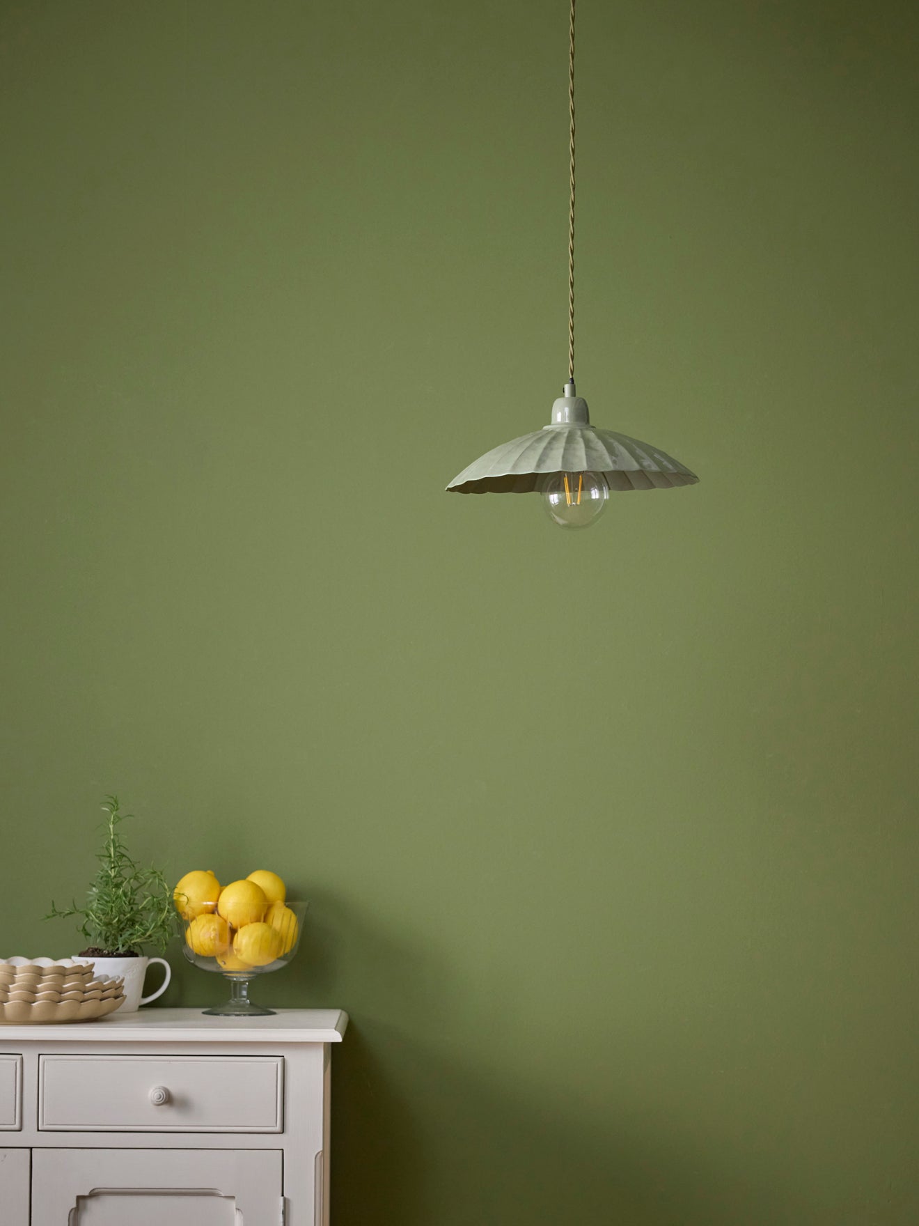 Hängelampe Aline aus emailliertem Metall - großes Modell