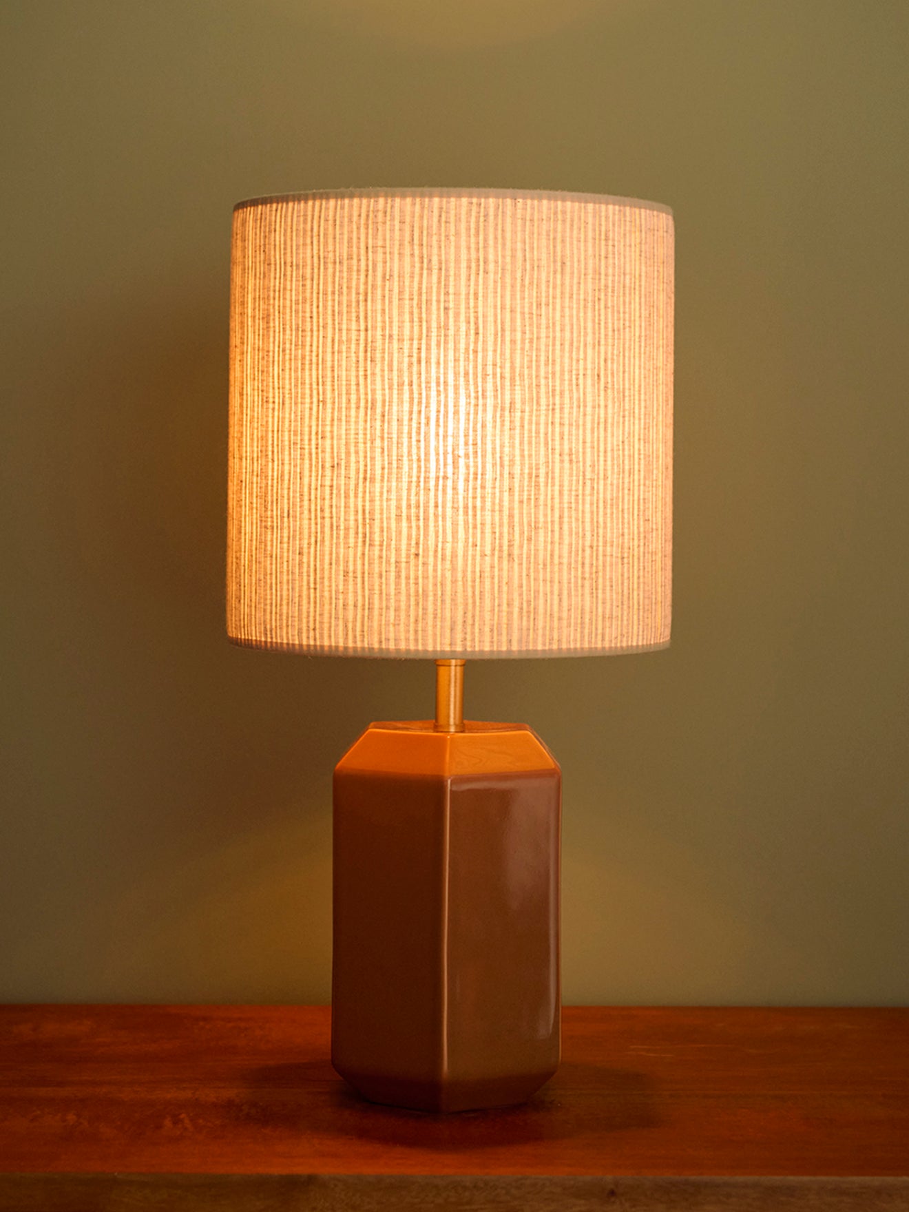 Plissee-Lampenschirm aus Leinen – kleines Modell