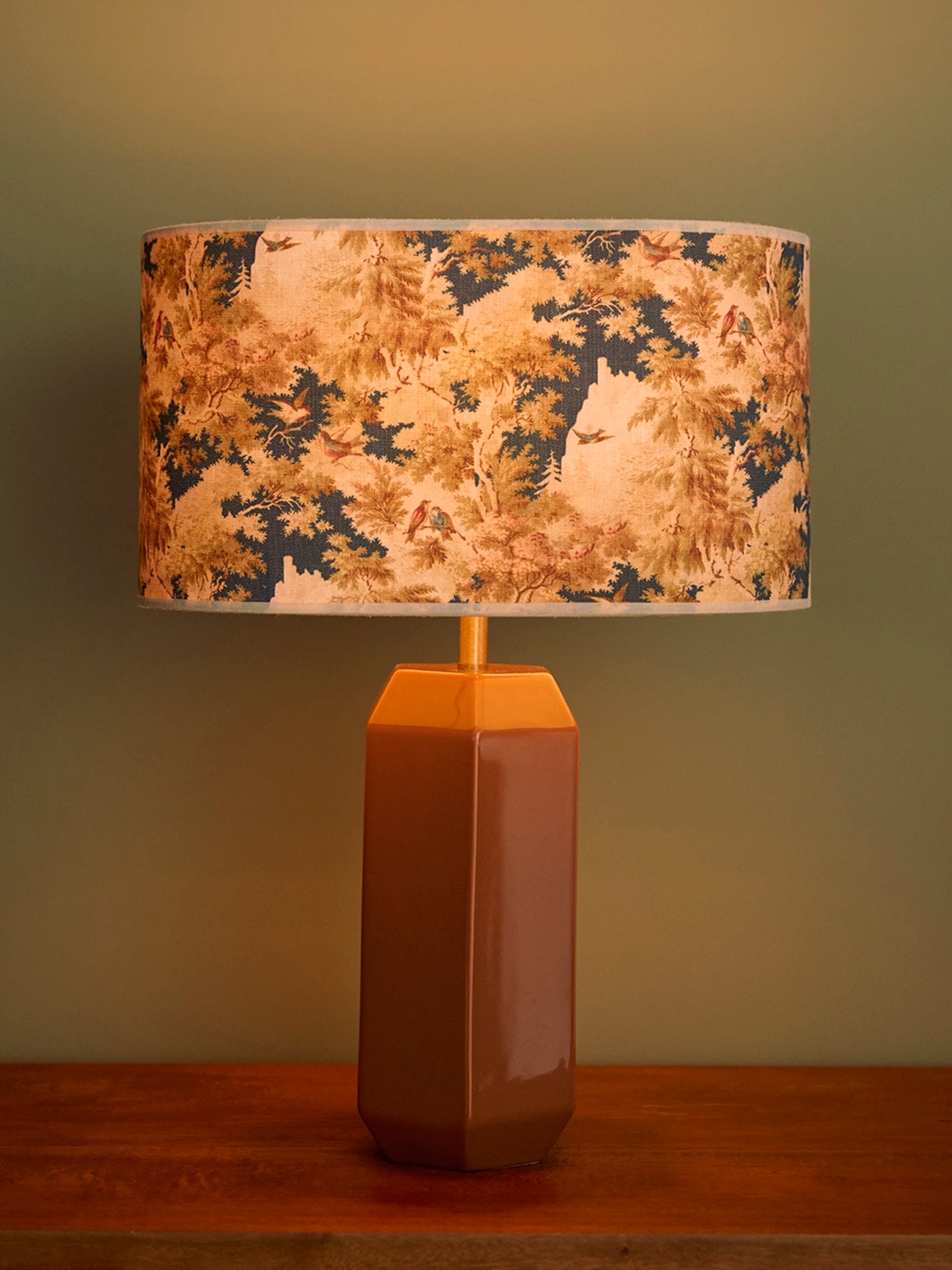 Ovaler Lampenschirm mit Blumenmuster – großes Modell