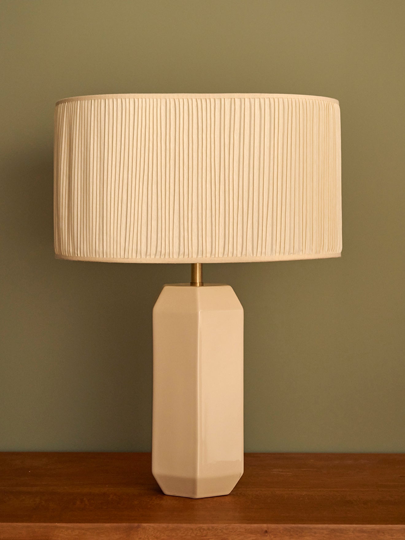 Ovaler Plissee-Lampenschirm – grosses Modell