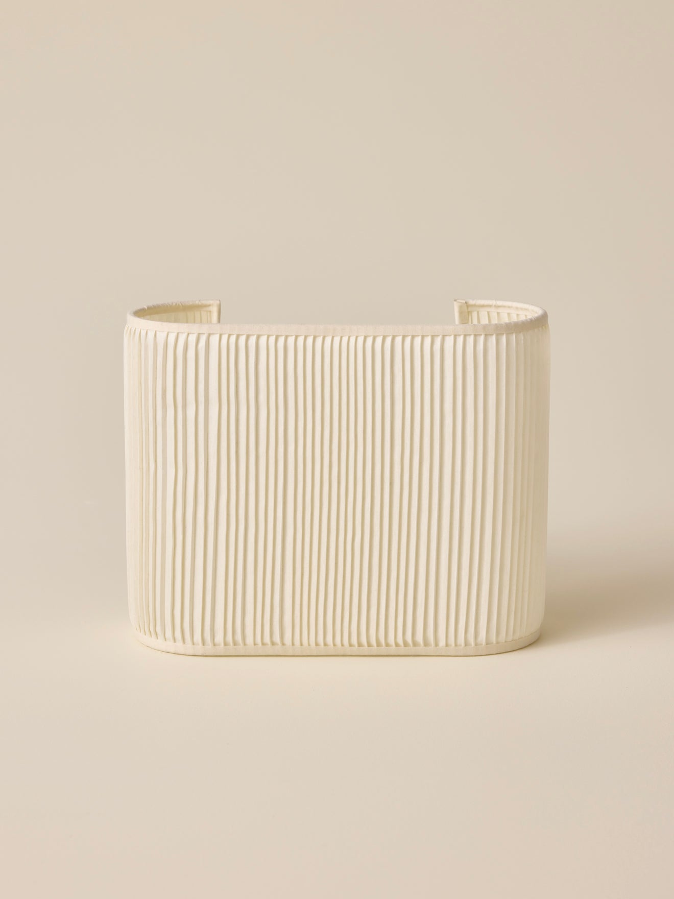 Ovale Plissee-Wandleuchte